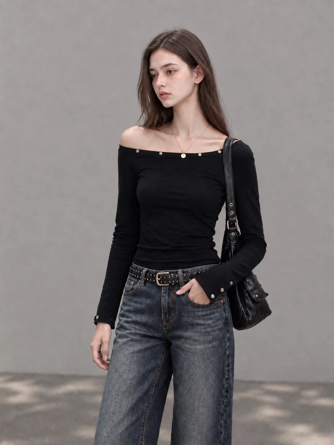 Slim Fit Long Sleeve T-Shirt Women's Style Korean Pure Desire Black Nail Head Shoulder Design Casual Fashion Autumn Top