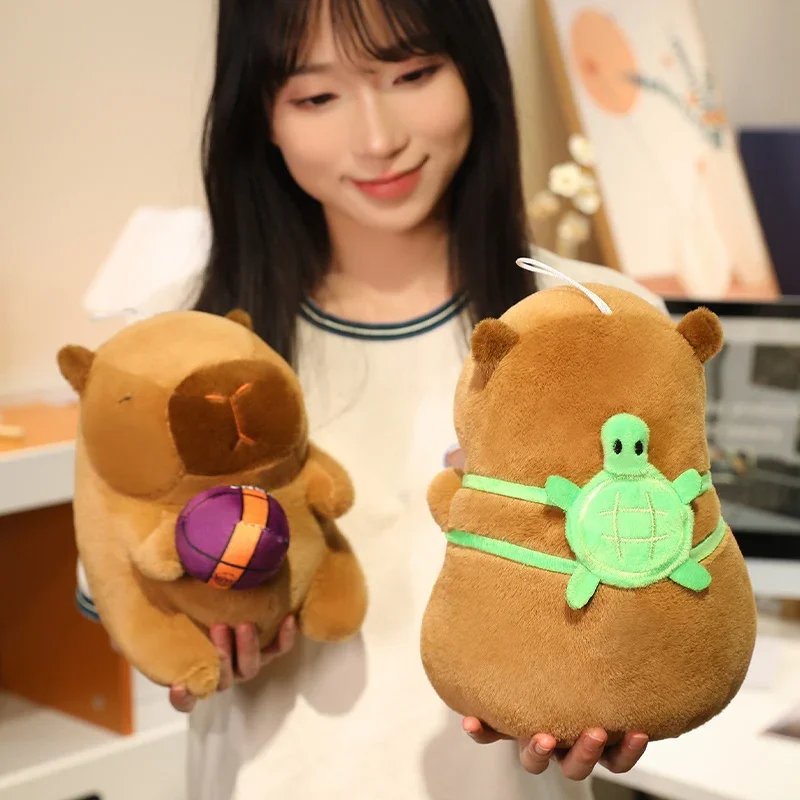 25 cm Mooie Capibara Met Basketbal Frieten Knuffels Cartoon Knuffeldier Capibara Kikker Zwemmen Ring Schildpad Rugzak