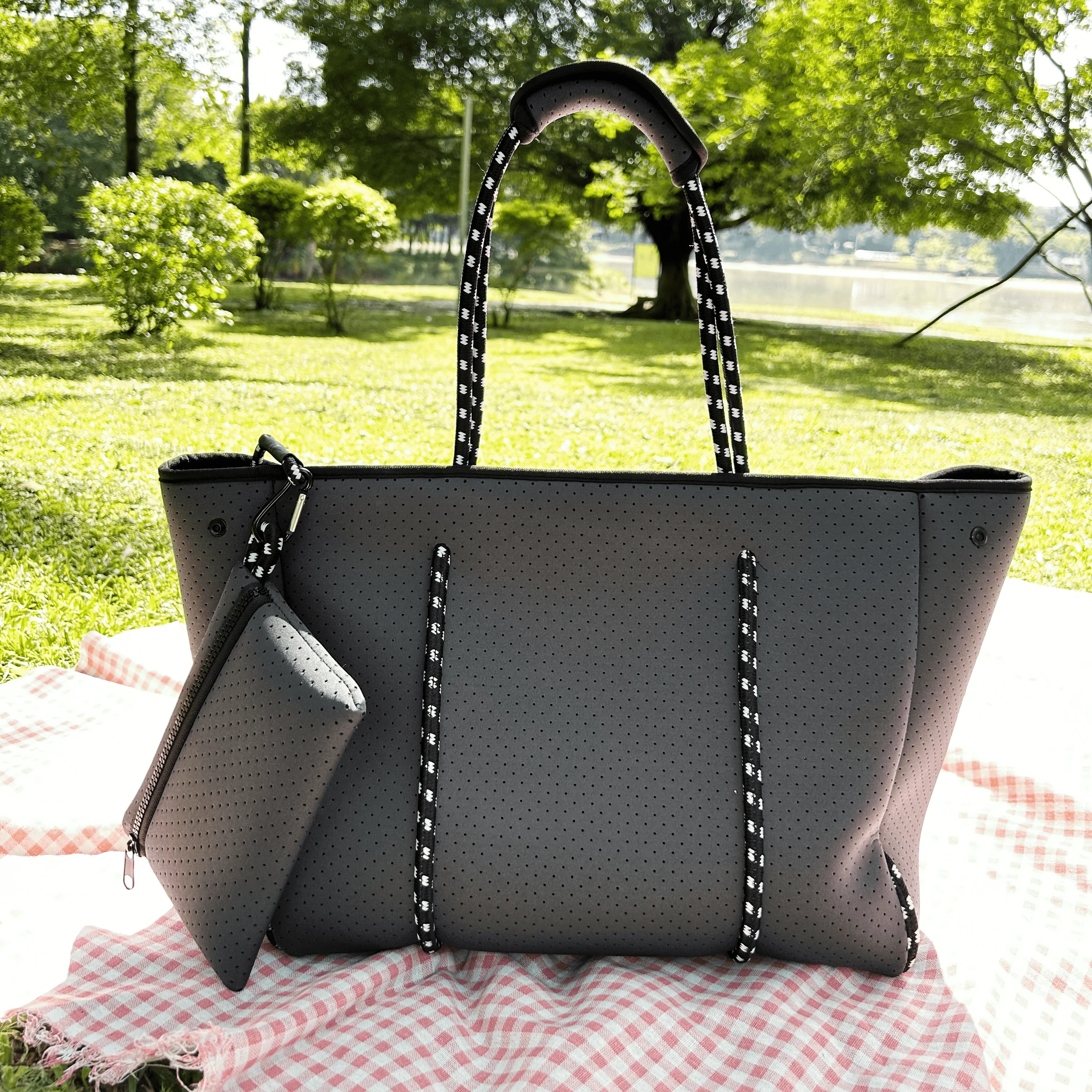 

New Women Holiday Beach Bag Casual Shopper Tote Top-Handle Bags Fashion Underarm Shoulder Bags Large Neoprene Travel Handbag