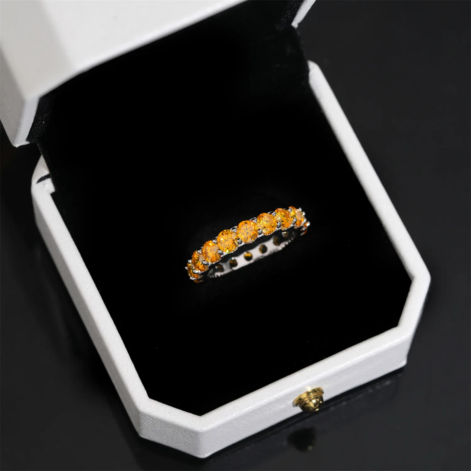 أفضل بيع موضة الوافدين الجدد 4 مللي متر S925 GRA شهادات مجوهرات الزفاف الملونة ممتازة مويسانيتي الخلود الفرقة الدائري