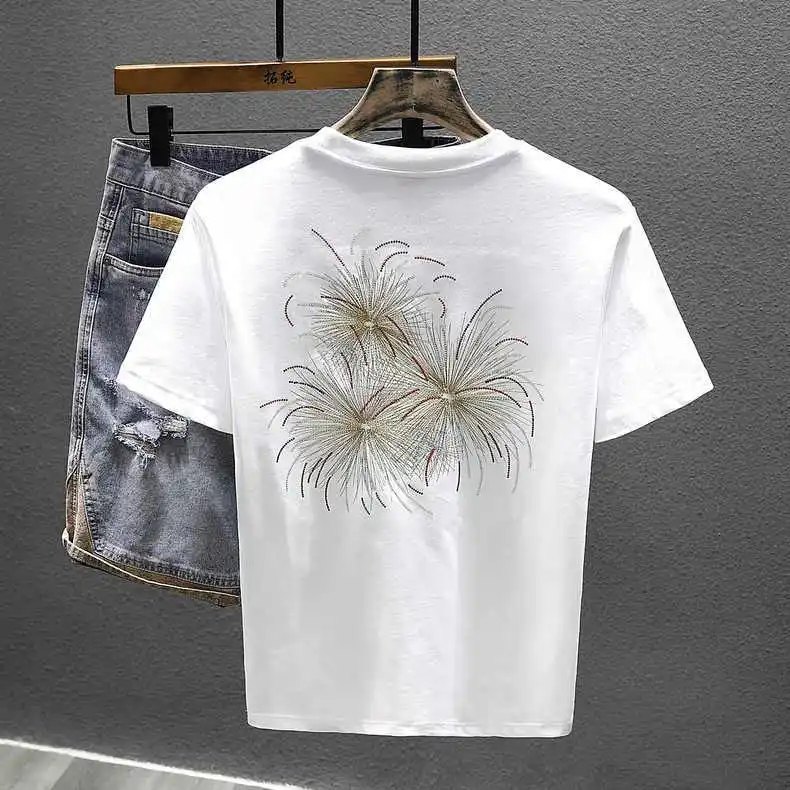 

Мужская футболка свободного кроя, летняя новинка, молодежная модная повседневная модель с принтом фейерверка и стразами, с коротким рукавом, круглым вырезом, повседневный топ