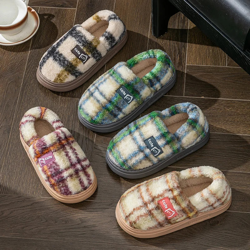 شباشب منزلية داخلية بتصميم جديد لخريف/شتاء مع حشوة من الفرو ونعال سميكة ومضادة للانزلاق وملابس خارجية من القطن #1