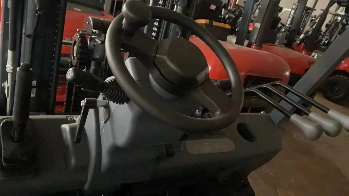 HELI CPCD50 5 Tons 4WD Forklift Small Indoor Hydraulic Internal Combustion with 3m Fork Height for Sale