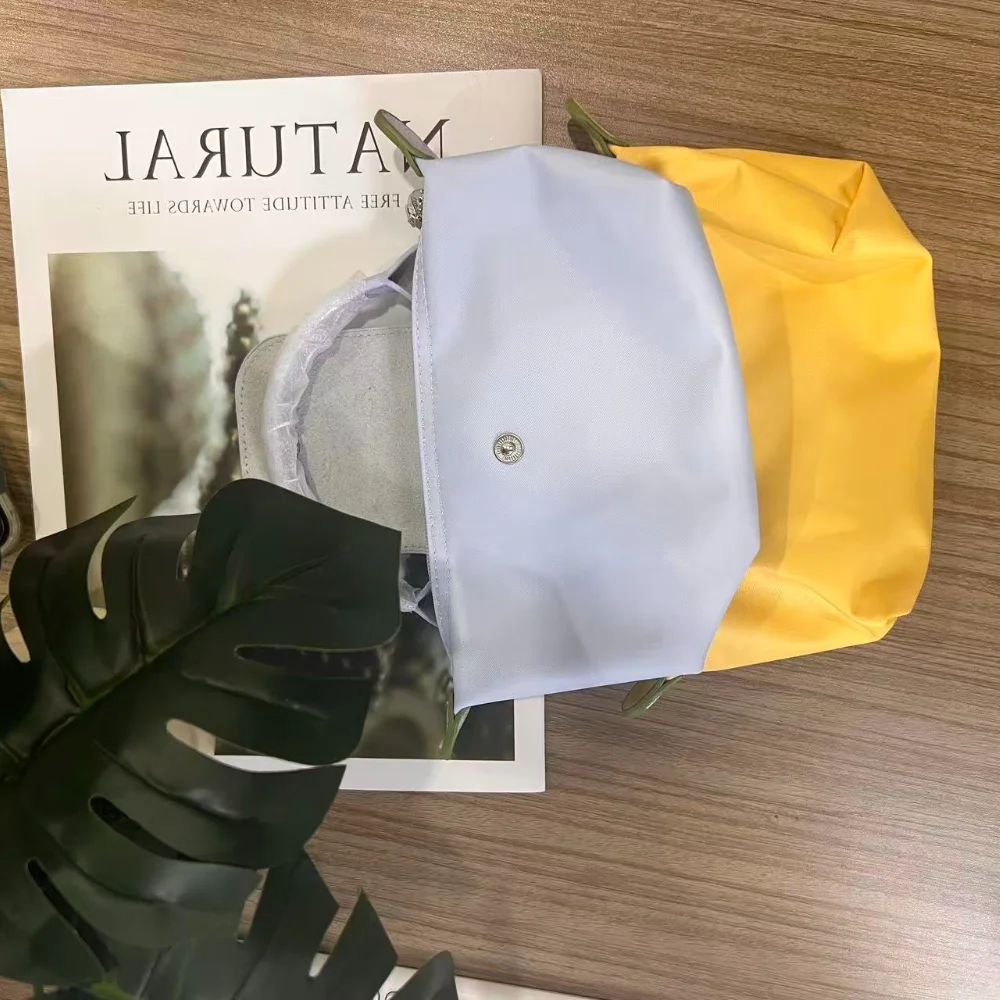 

2026 New Casual Sport Cross Body Bag Mini Bag Nylon Non-Perforated Retro Bag Women's Bag Short Bag Kit