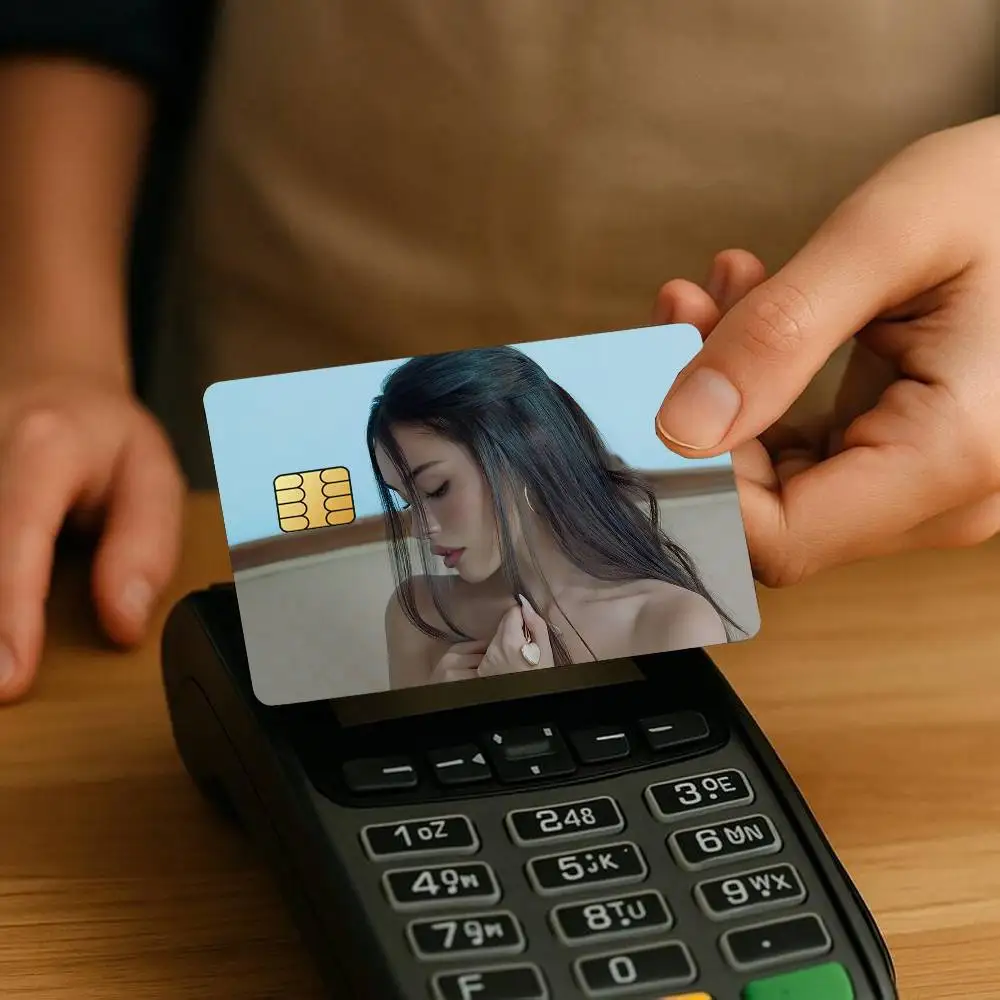 ملصقات بطاقات الائتمان Singer Madison Beer لحماية ديكور الخصم البنك 4 قطع مضادة للخدش ومقاومة للماء