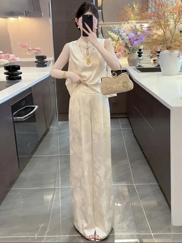 

Модный летний костюм в китайском стиле 2026 года: женский комплект из двух предметов с широкими брюками без рукавов, элегантный дизайн с завышенной талией