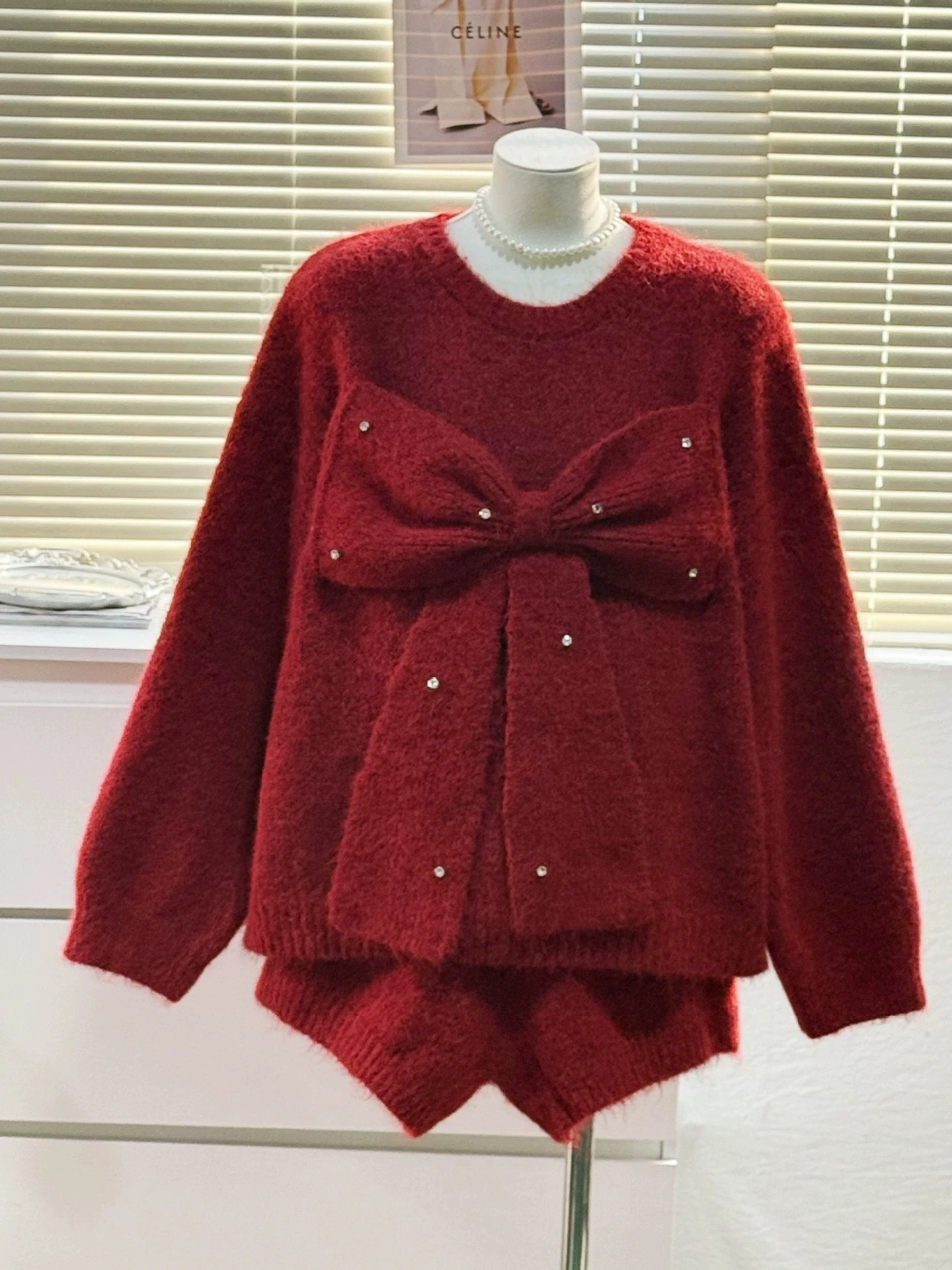 

Autumn/Winter 2pcs Set Vintage Fried Dough Twists Round Neck Long Sleeve Sweater Warm Scarf Shorts Casual Three Piece Set