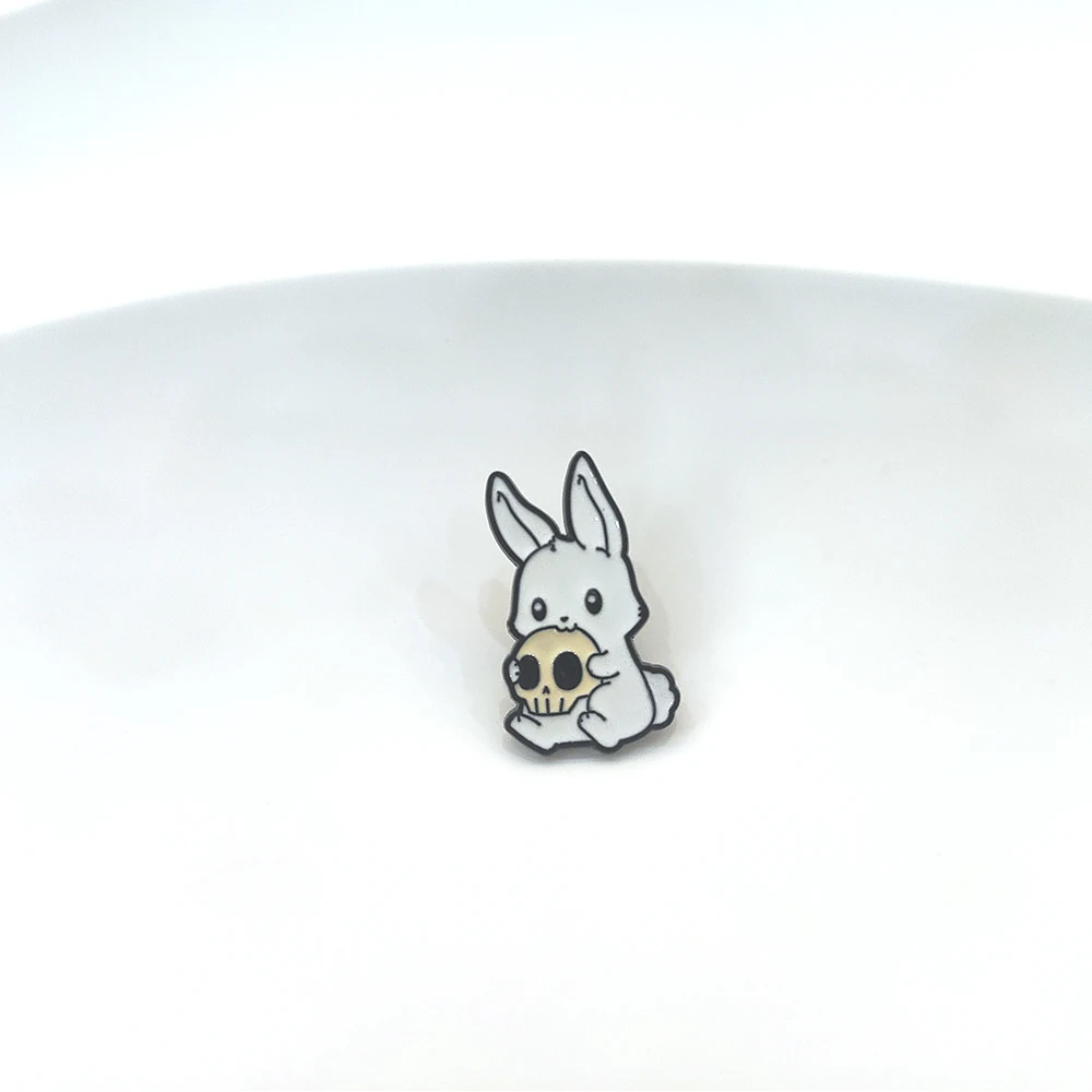 1pcs Cute Easter Bunny Brooch Cartoon Skull Rabbit Enamel Pin Metal Badge Backpack Clothing Fashion Jewelry Accessories Gift