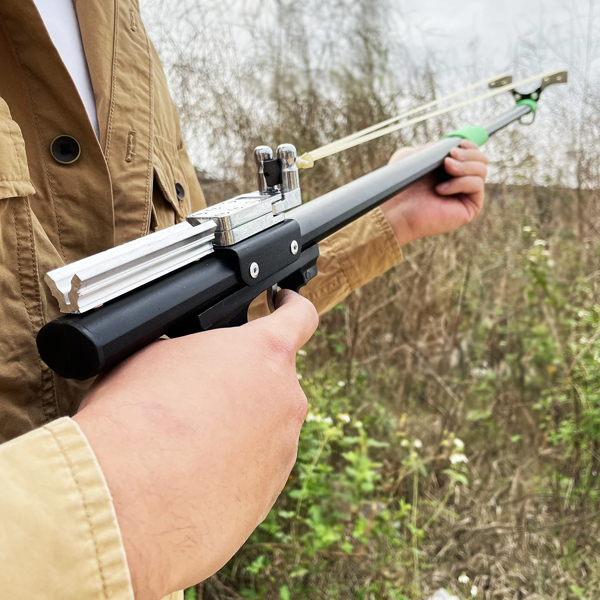 

Мощная металлическая рогатка, охотничья рогатка для использования на открытом воздухе, высокоточная рогатка для джунглей и полей, рогатка с автоматическим срабатыванием из нержавеющей стали.