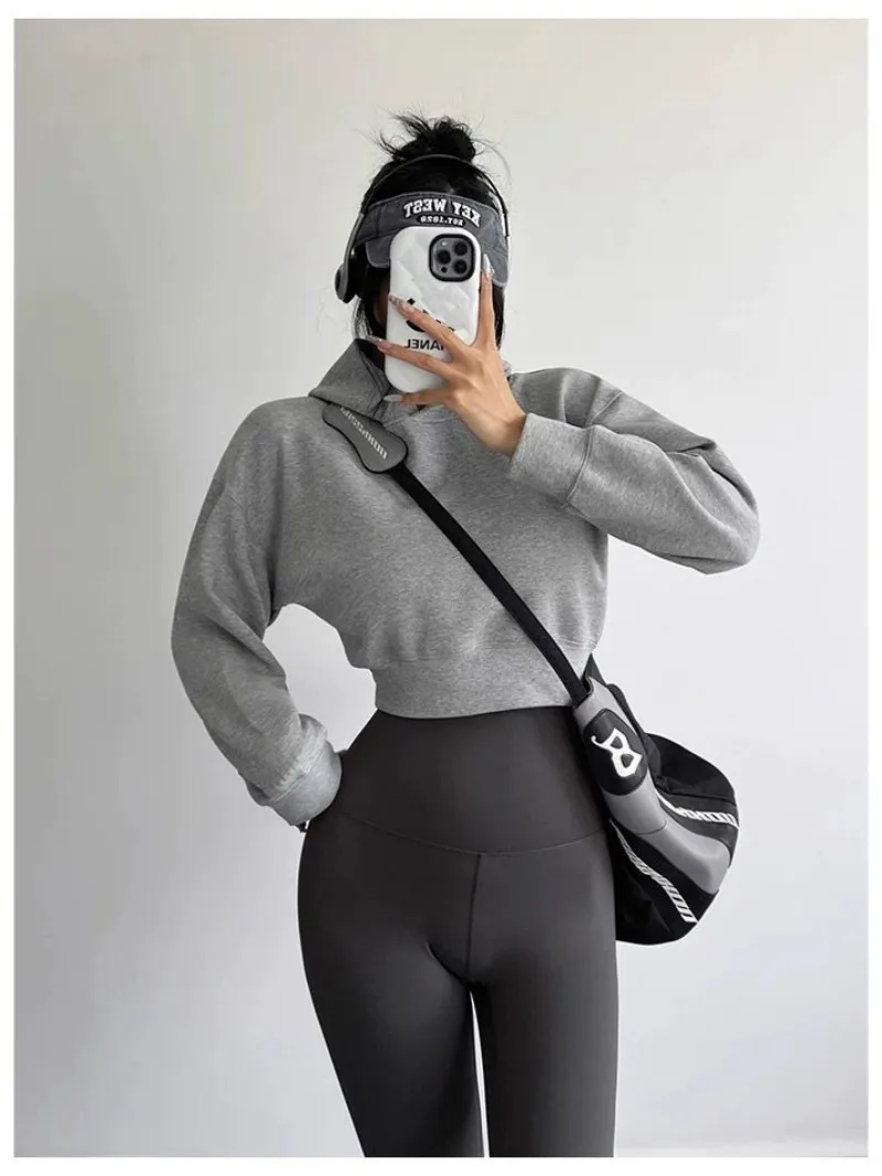 เสื้อฮู้ดแขนยาวผู้หญิง สไตล์ลำลอง ใส่สบาย ผลิตจากโพลีเอสเตอร์ เหมาะสำหรับฤดูหนาว