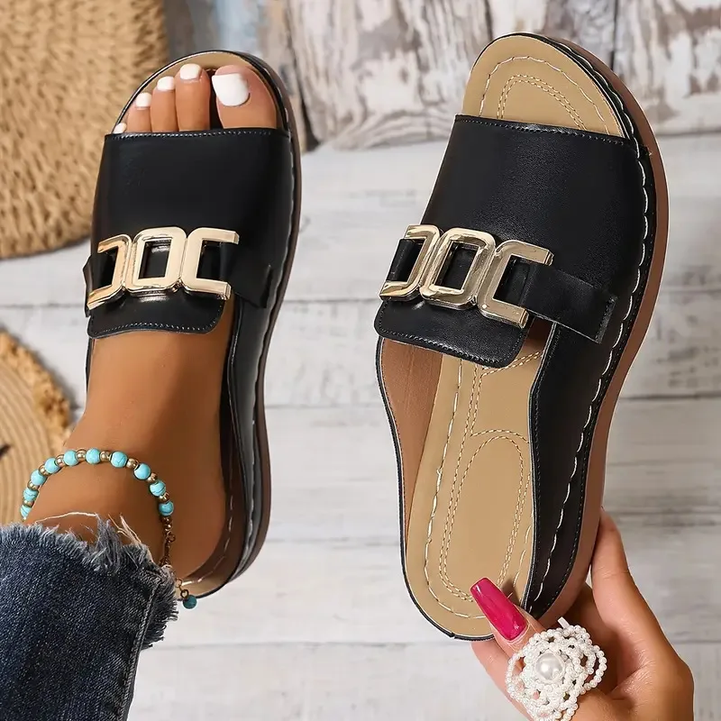 

2025 New Large Slope Heel Thick Bottom Slippers for Women's Casual Fashion Simple Metal Buckle Fish Mouth Sandals