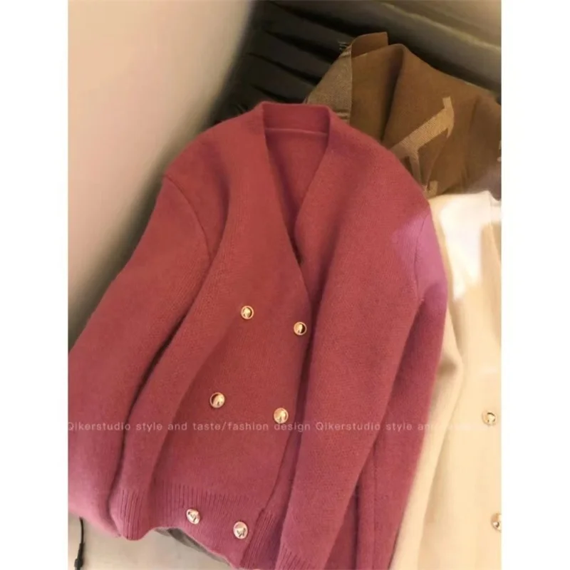 Cunter Light Fashion Luxury/Autumn/Winter New Fashionable V-neck Design Knitted Cardigan Women's Loose  And azy Style Sweater Wo