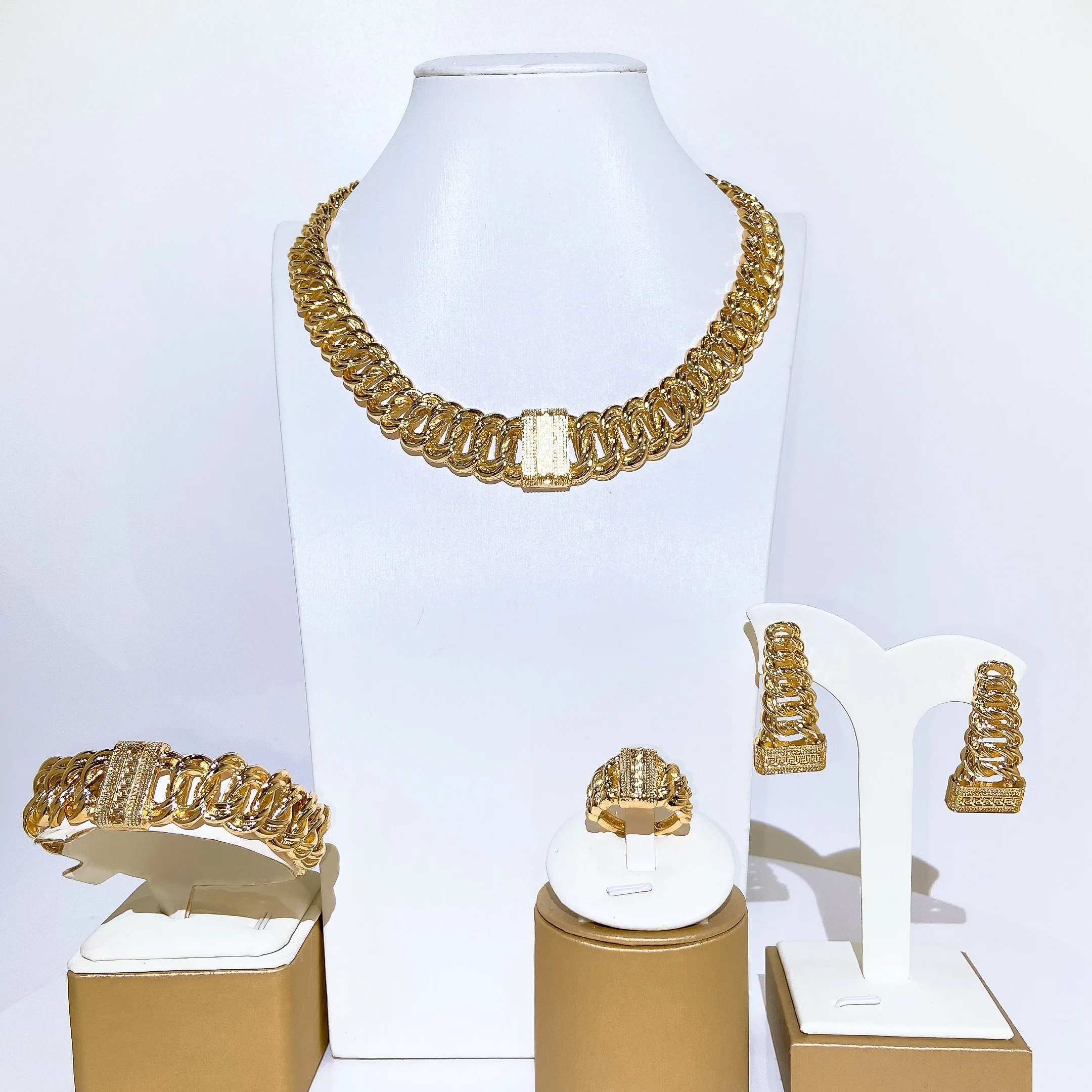 Fashionable Stunning Chain Shape Dubai Jewelry Textured Popular Collar Bangle Earrings Pedants Ring Jewellery for Wedding Party