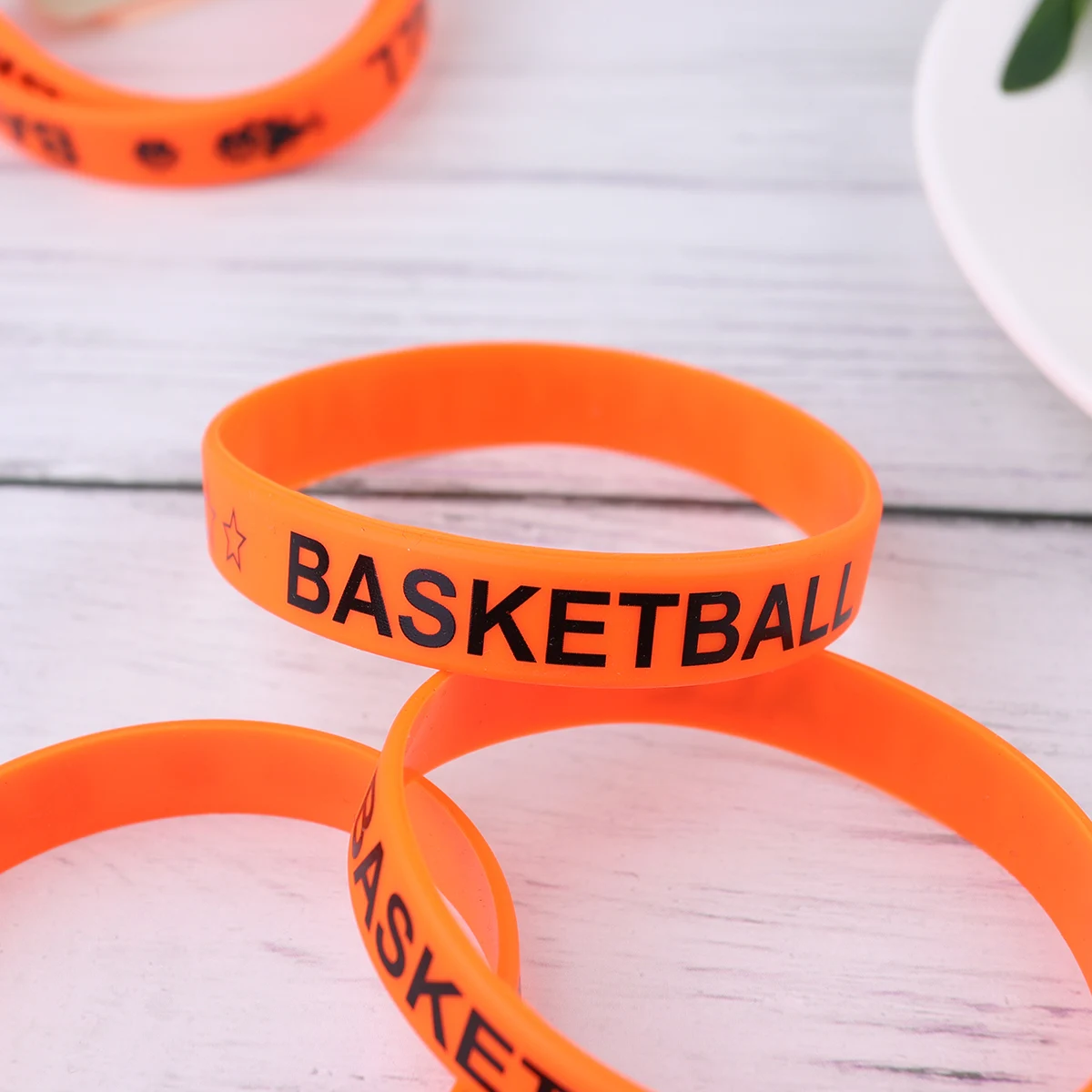 25 قطعة سوار كرة السلة من السيليكون، أساور معصم من السيليكون مطبوعة لامعة، إكسسوار عيد ميلاد كرنفال مناسب للجنسين، حزام متين #1