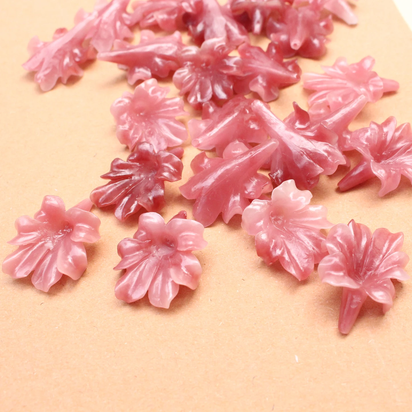 5Pcs  30mmDouble Colored Artificial Coral Leaf beads Brooch Accessories Cabochon Dark Red Pink  Color Pendant for Jewelry making