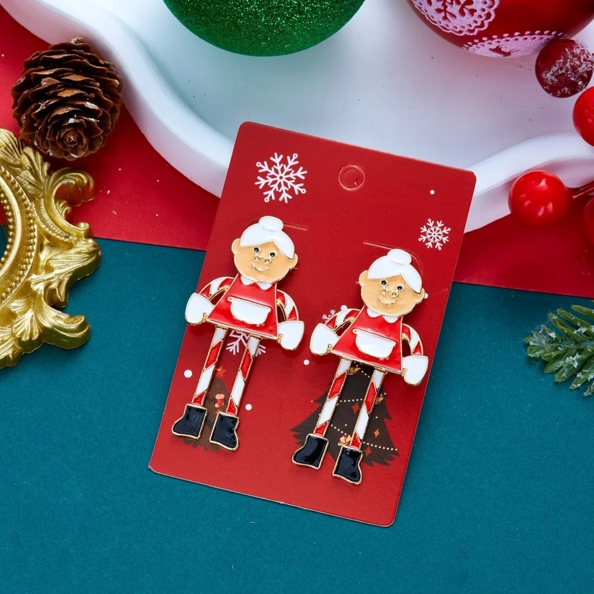 Kreative asymmetrische Ohrstecker mit Weihnachtsmann und Weihnachtsfrau mit langen Beinen für Damen, Imitationsperlen, Weihnachtsfiguren-Ohrringe, Schmuck – Detail 28