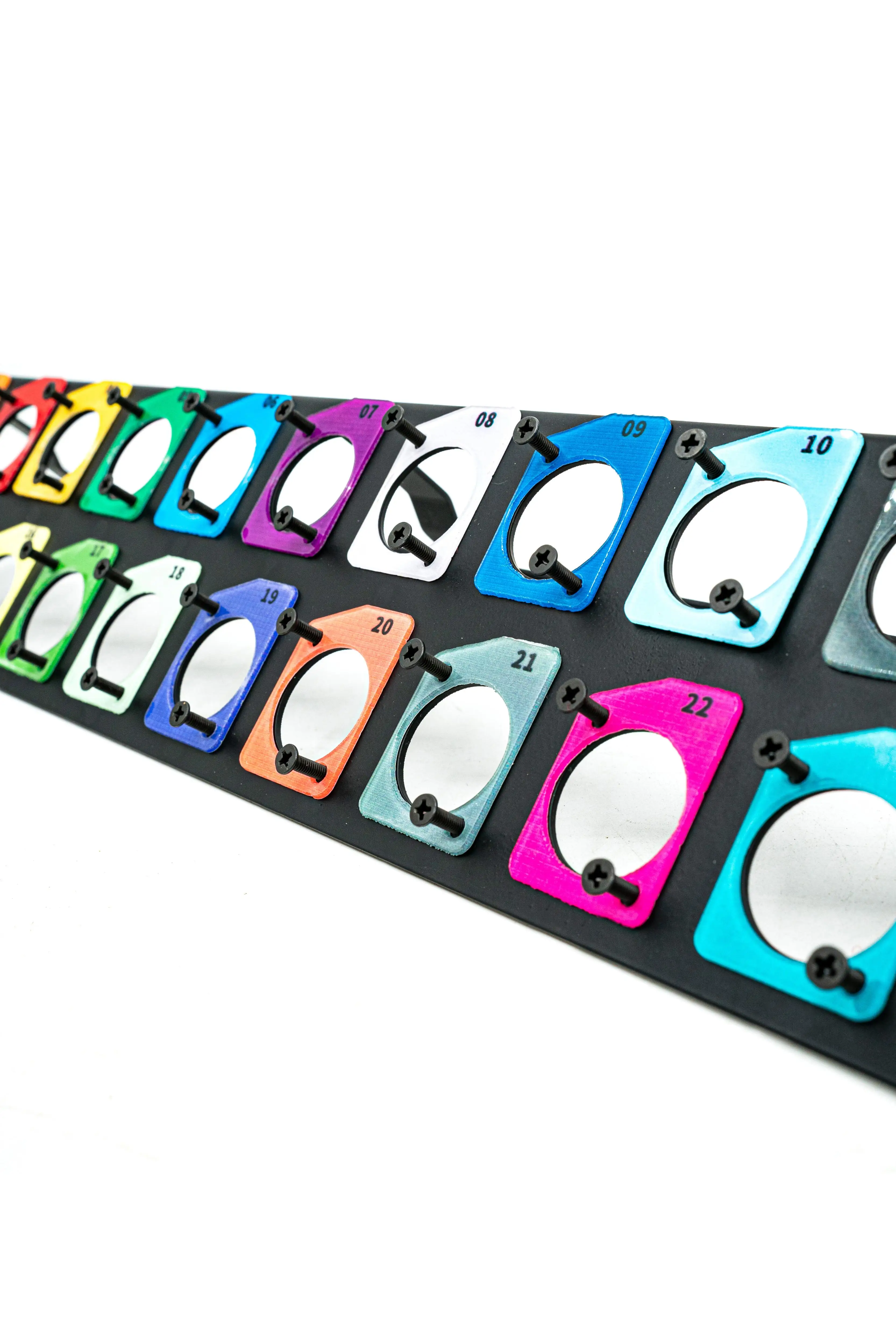 Colored numeric labels for D-sub connectors, suitable for 19-inch 1U/2U rack panels and 86-type panels.