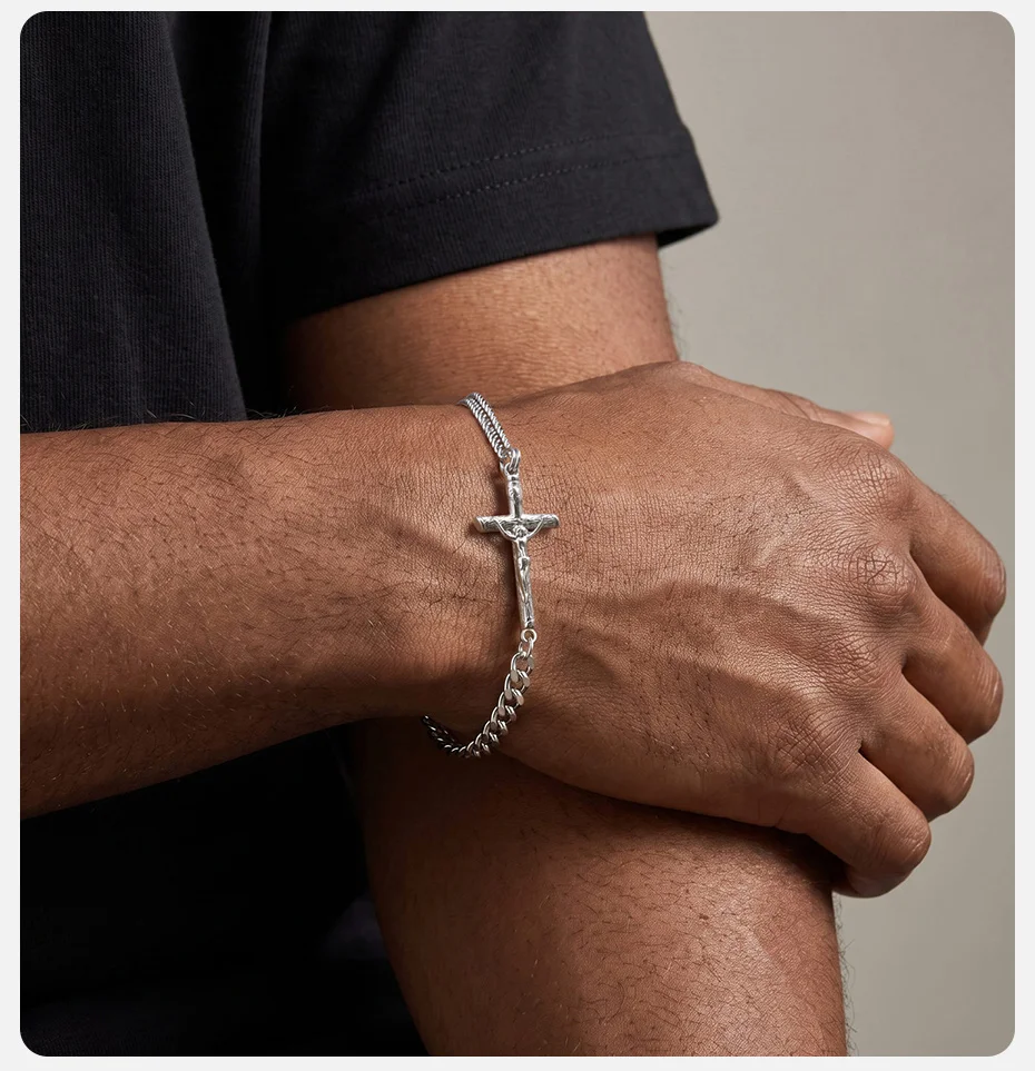 Vnox Herren Edelstahl Jesus Kruzifix Kreuz Armband Verstellbare Panzerkette Religiöser Schmuck Geschenk für Männer – Detail 3
