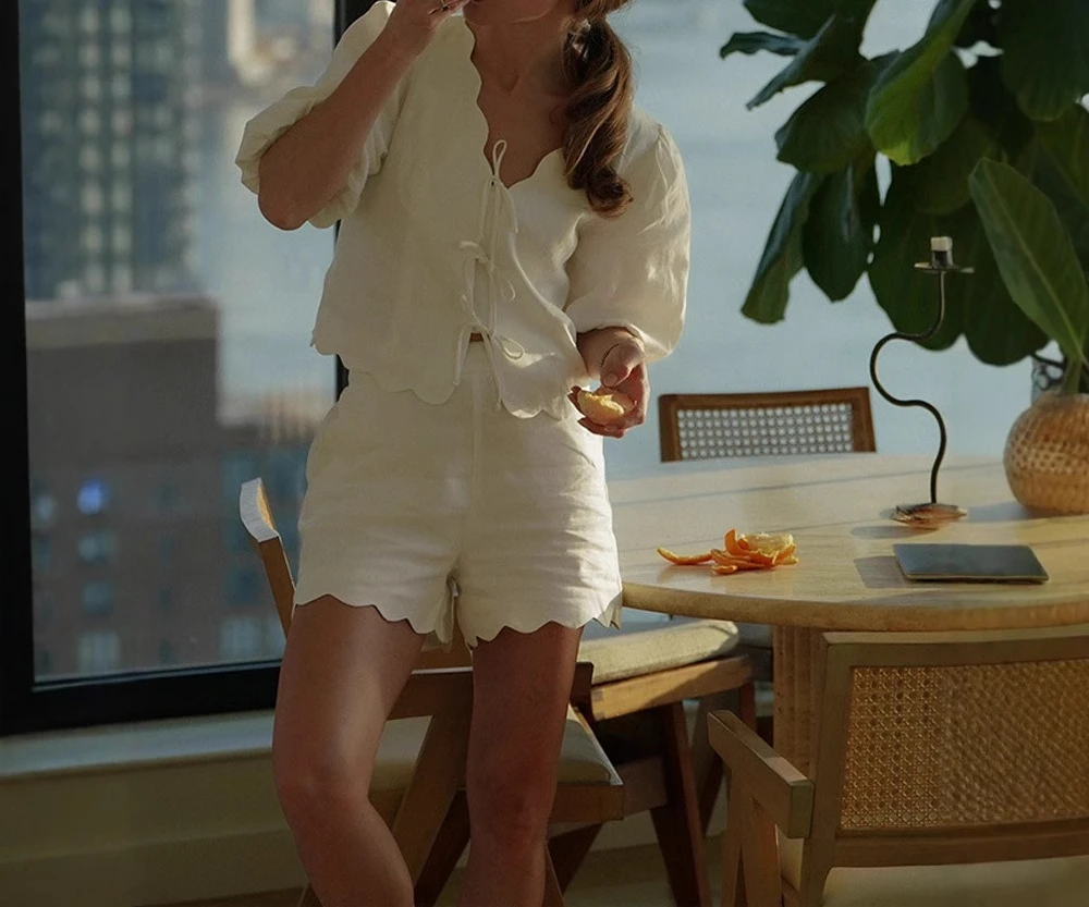 

2025 New Women Solid Color Lace Trim V Neck Tie Front Short Sleeve Top Shorts Set