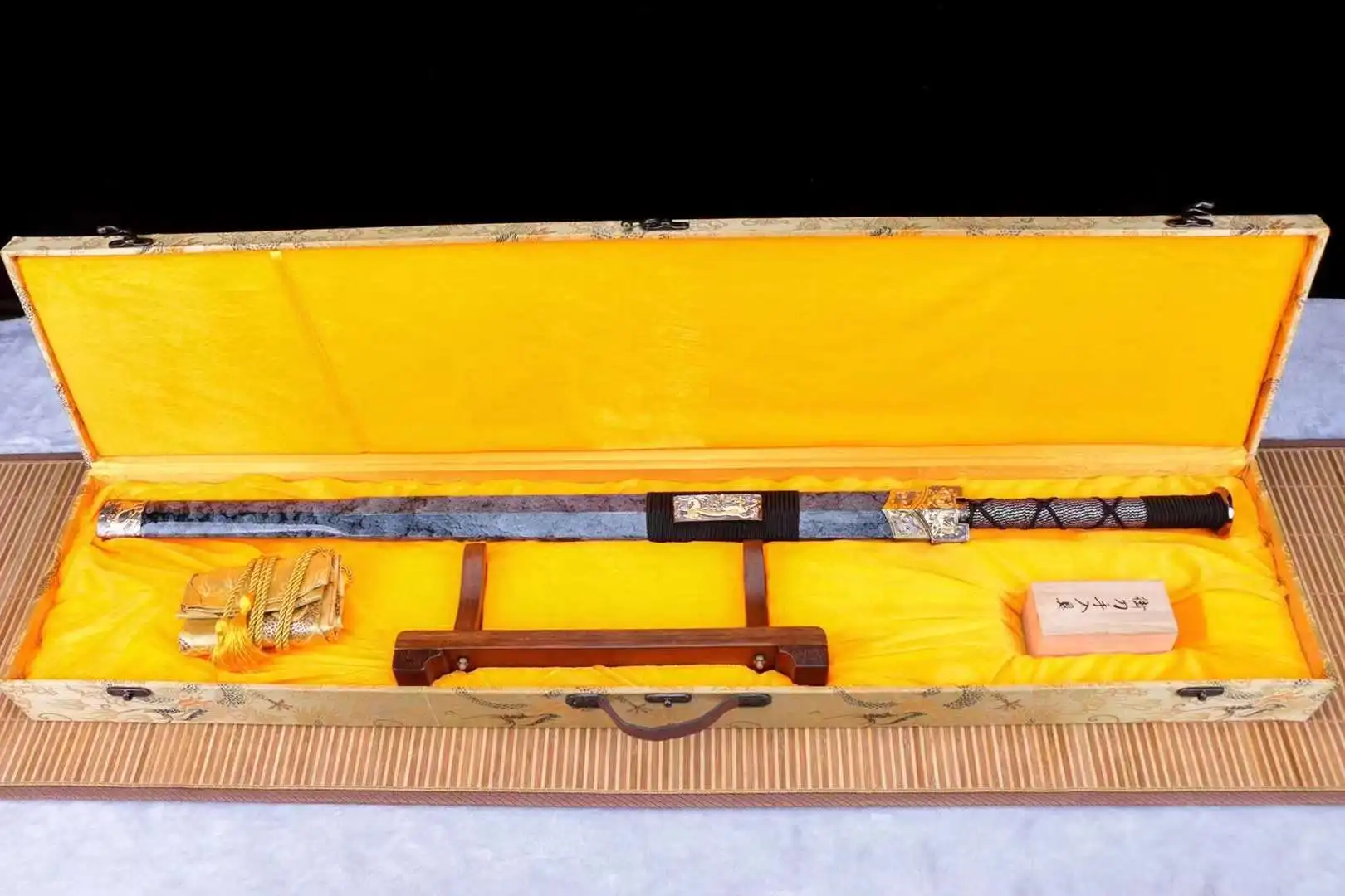 

Chinese Han Dynasty Horizontal Sword, Fish Leaping Dragon Gate, Real Handmade High Manganese Steel Baked Blade, Unsharp