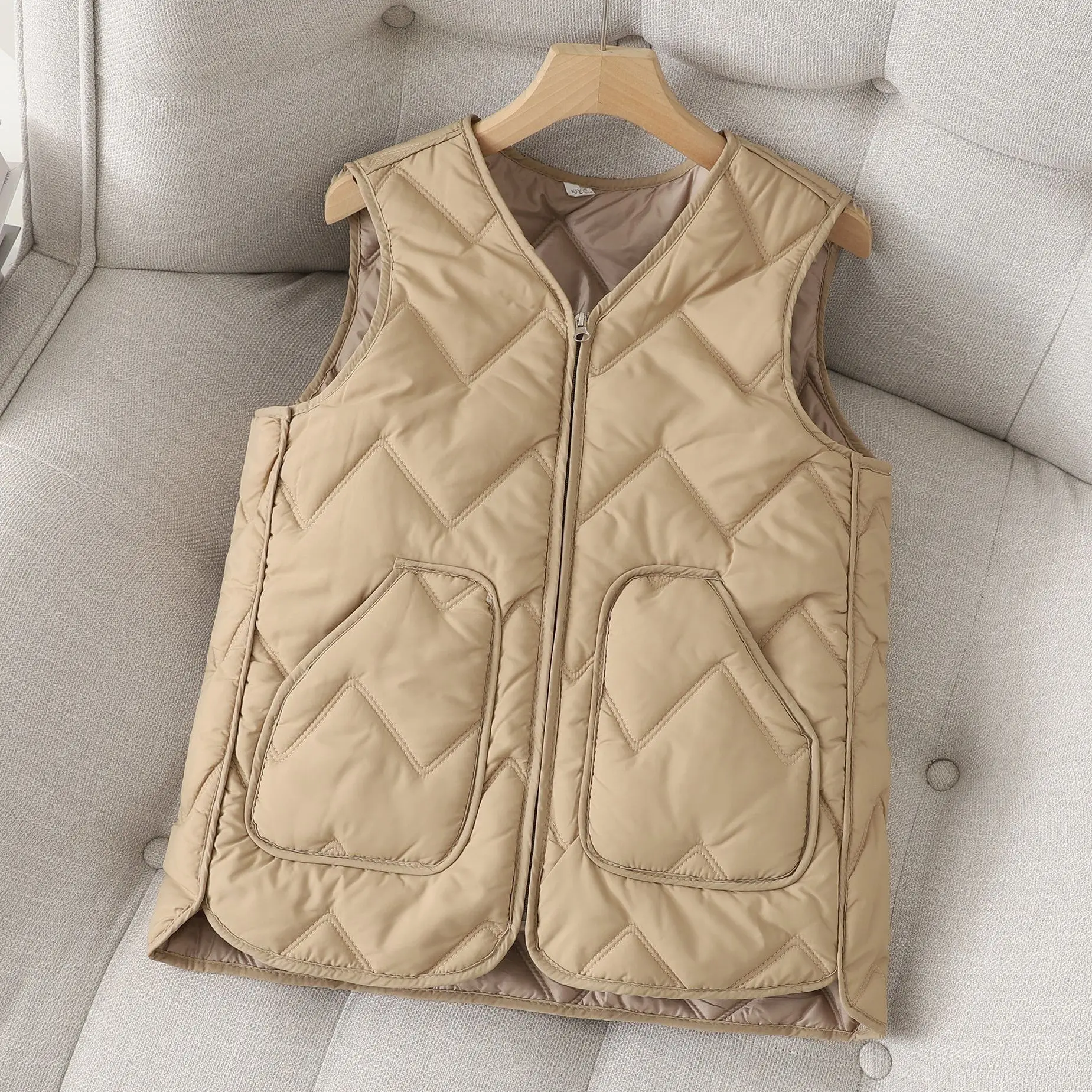 

Spring Autumn Sleeveless Parkas Jacket 2026 New Women V-Neck Cotton Padded Vest Female Lightweight Warm Korean Style Waistcoat