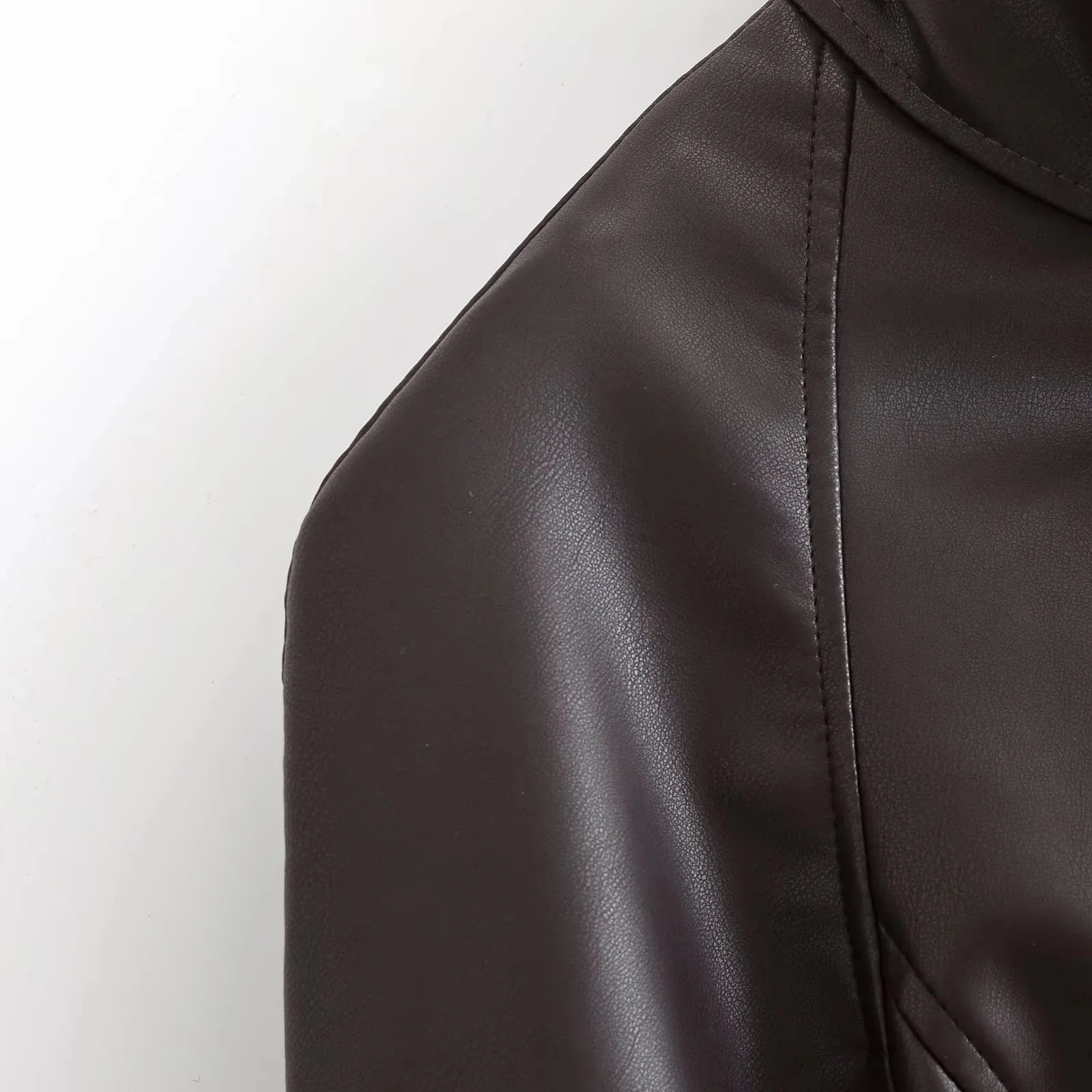 KONDALA Elegante Lässige Damen-Lederjacke mit Stehkragen, Einreihig, mit Gürtel, Modische Herbst-Winter-Urlaubsjacke 2026 – Detail 9
