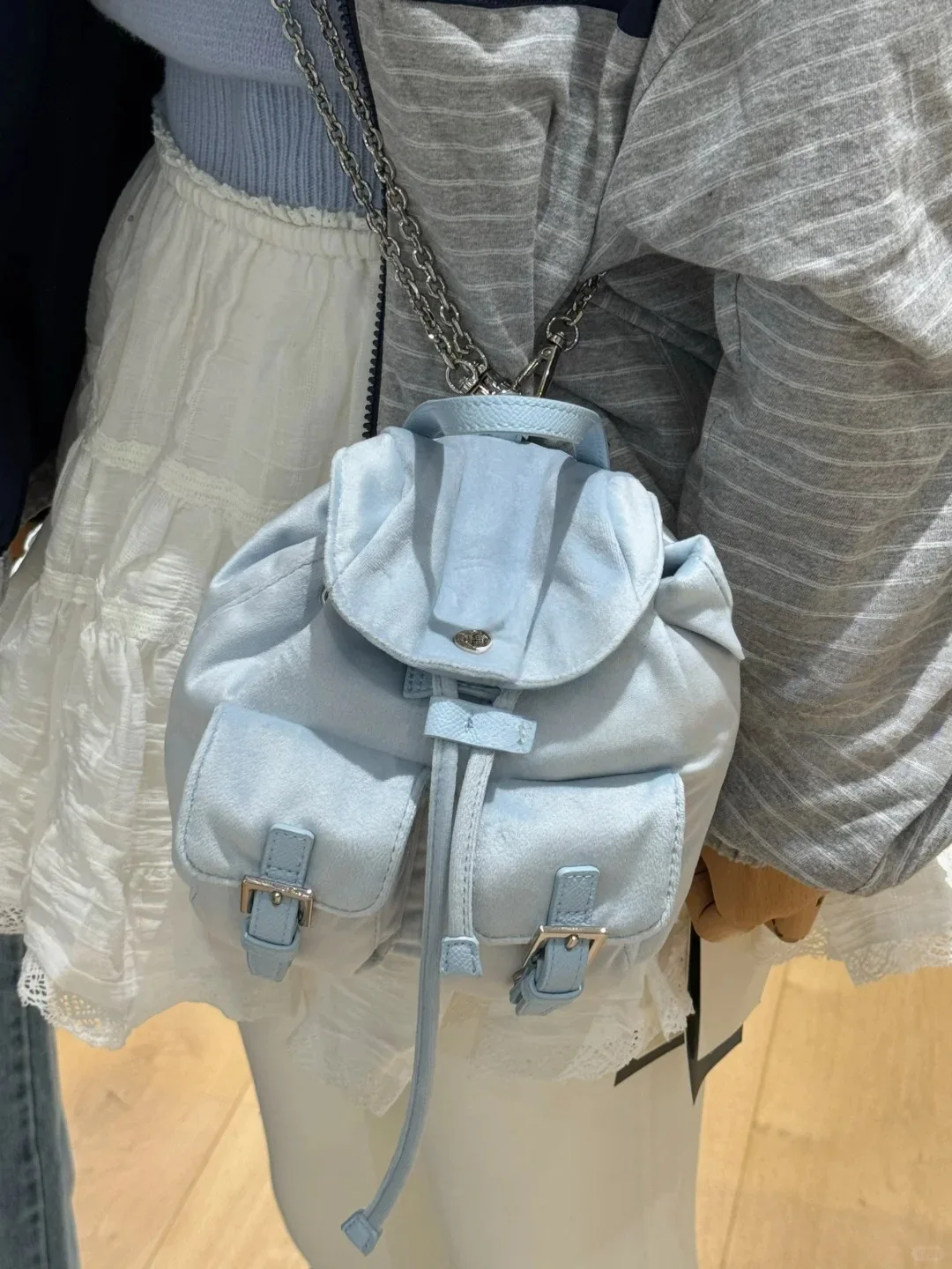 mochila-de-terciopelo-suave-moderna-informal-y-de-gran-capacidad-versatil-y-perfecta-para-cualquier-ocasion