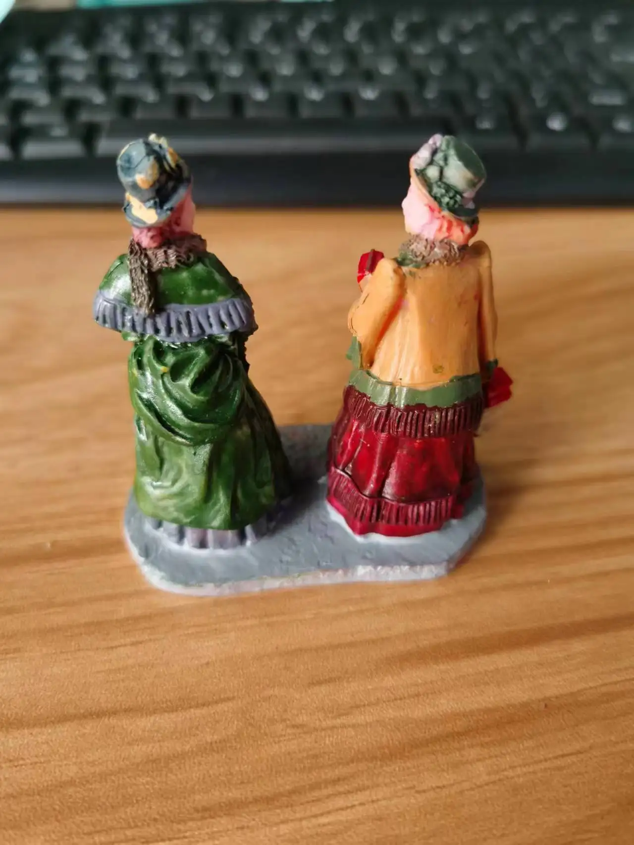 resin figure mental psychological sand table game box court therapy  woman shopping