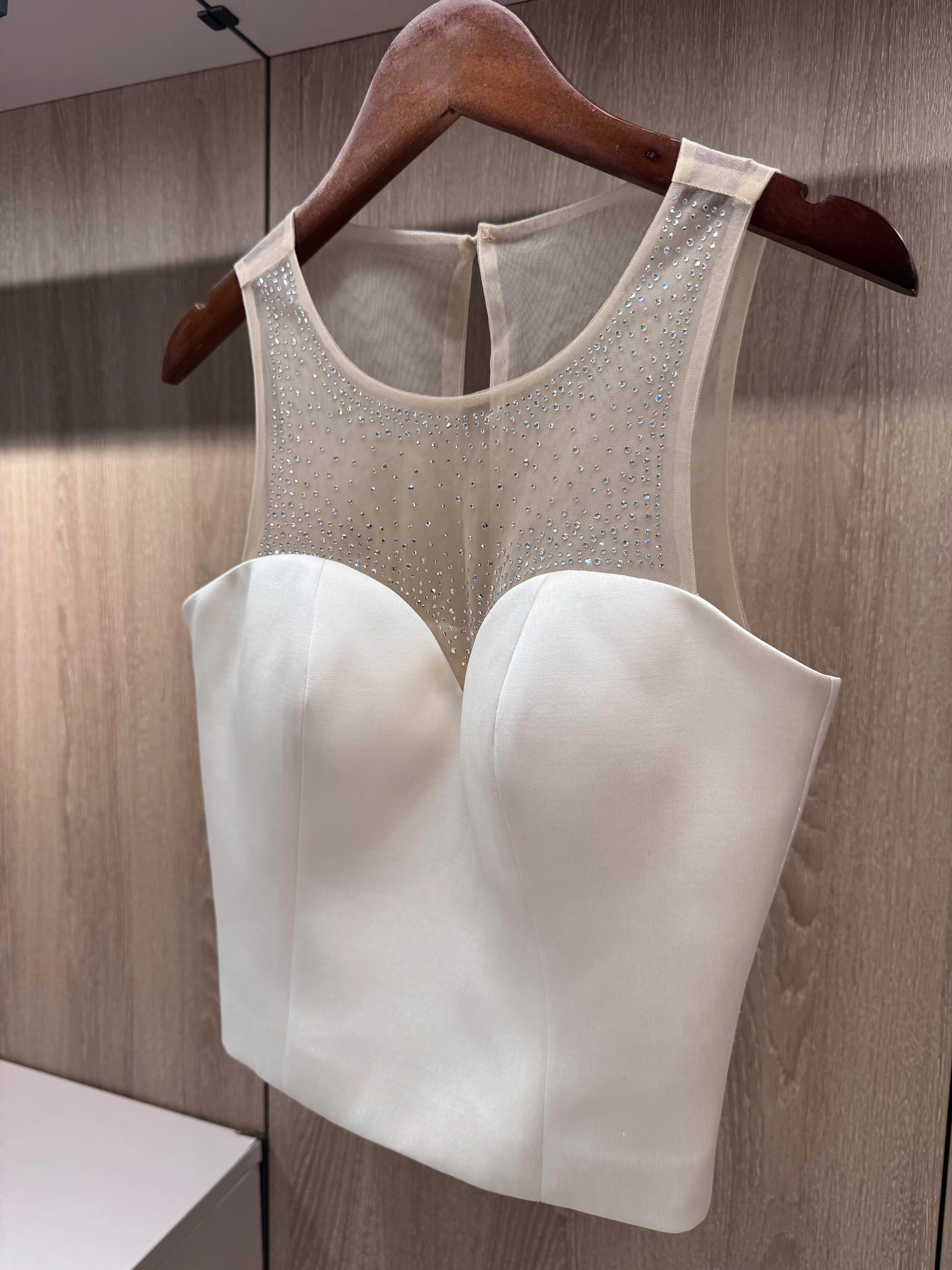 

Уникальный сетчатый жилет с пайетками в тайском стиле, женская летняя модная уличная одежда, красивый топ с тонкими бретелями, уникальный и привлекательный.