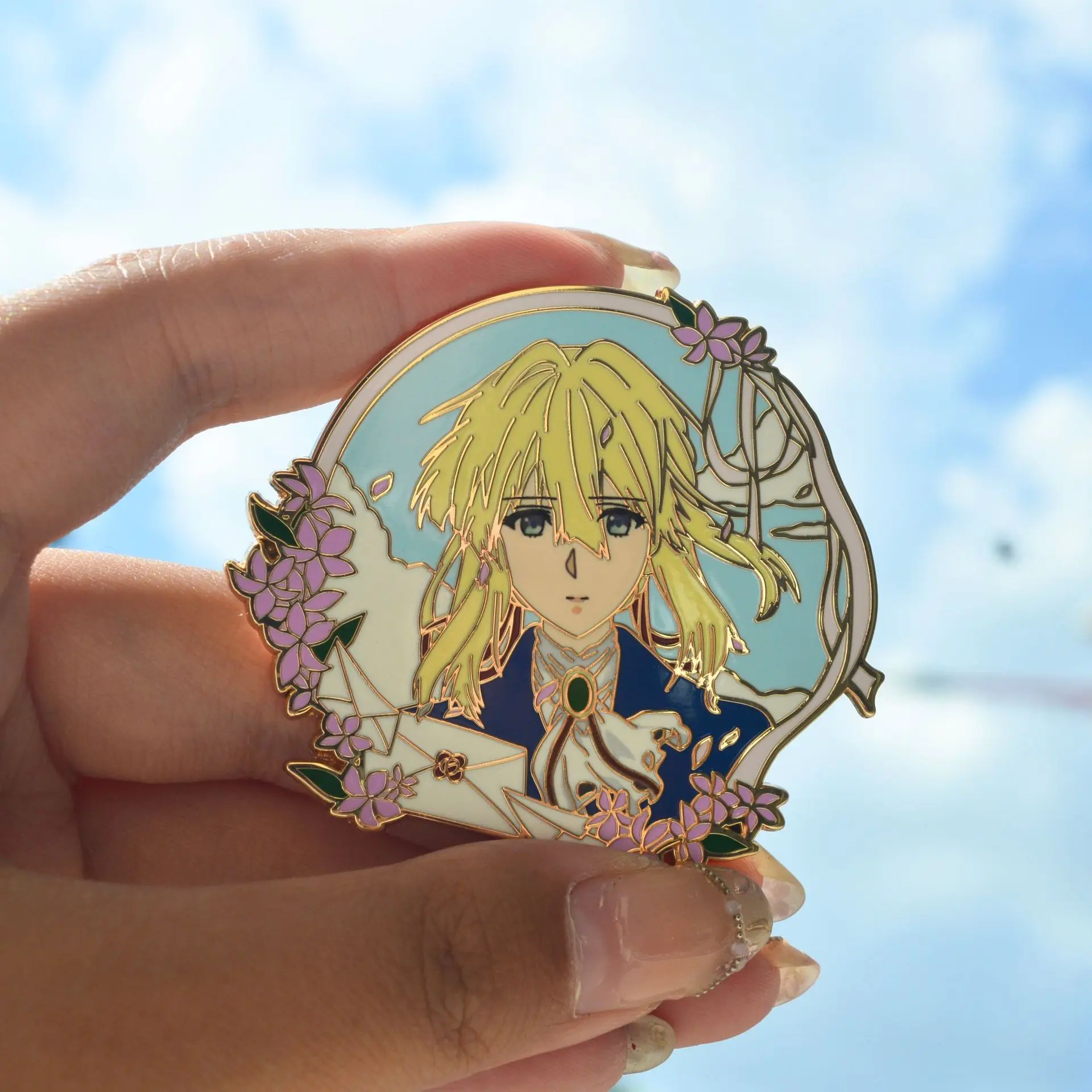 Anime Violet Evergarden Emaille Pins Japanische Animation Metall Abzeichen Manga Broschen für Tasche Rucksack Kleidung Revers Cosplay Dekor