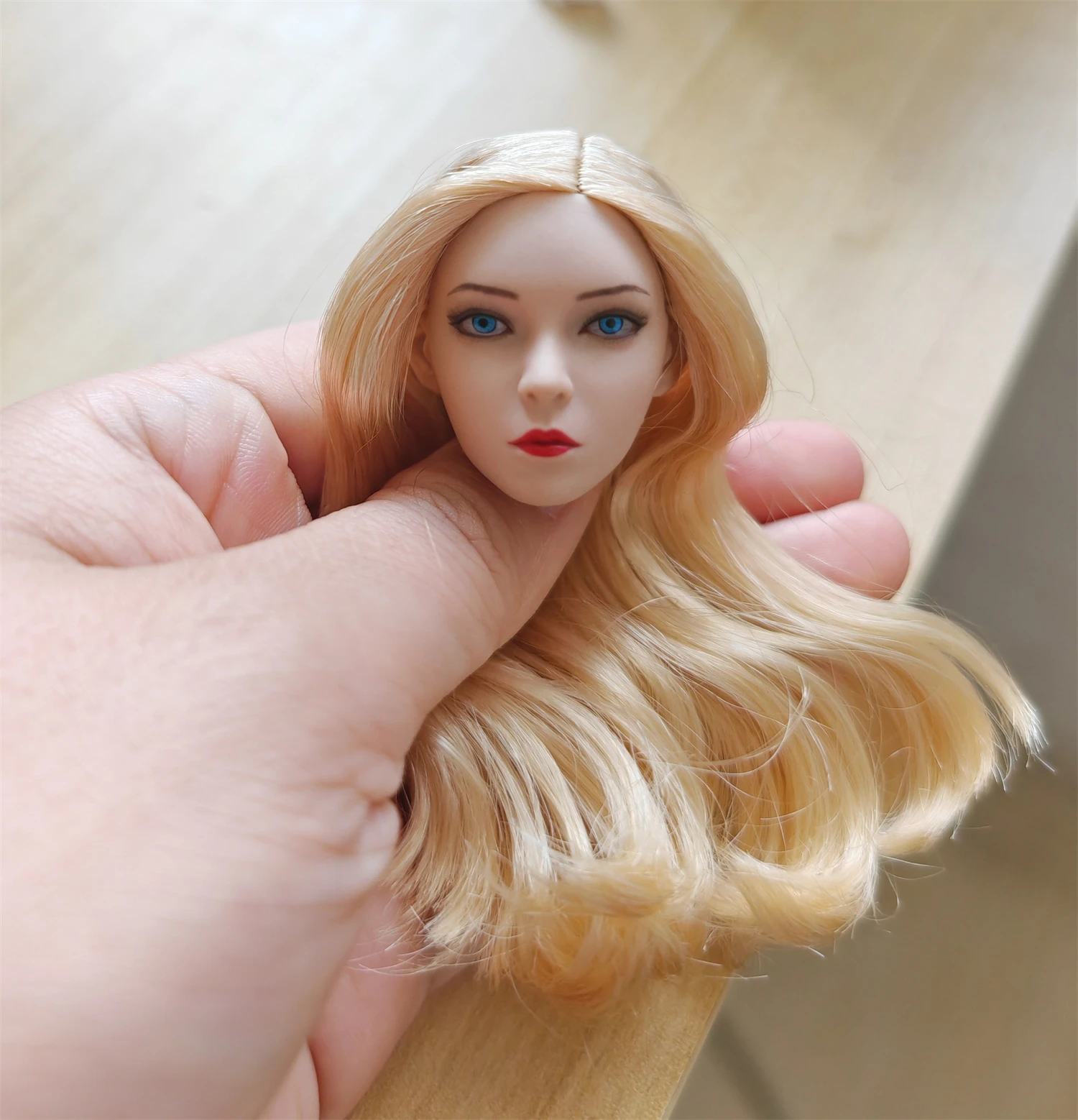 YMTOYS 1/6 파란 눈 유럽 소녀 머리 조각 모델 장난감, 선탄 페이스 핏, 12 인치 TB리그 피켄 액션 피규어