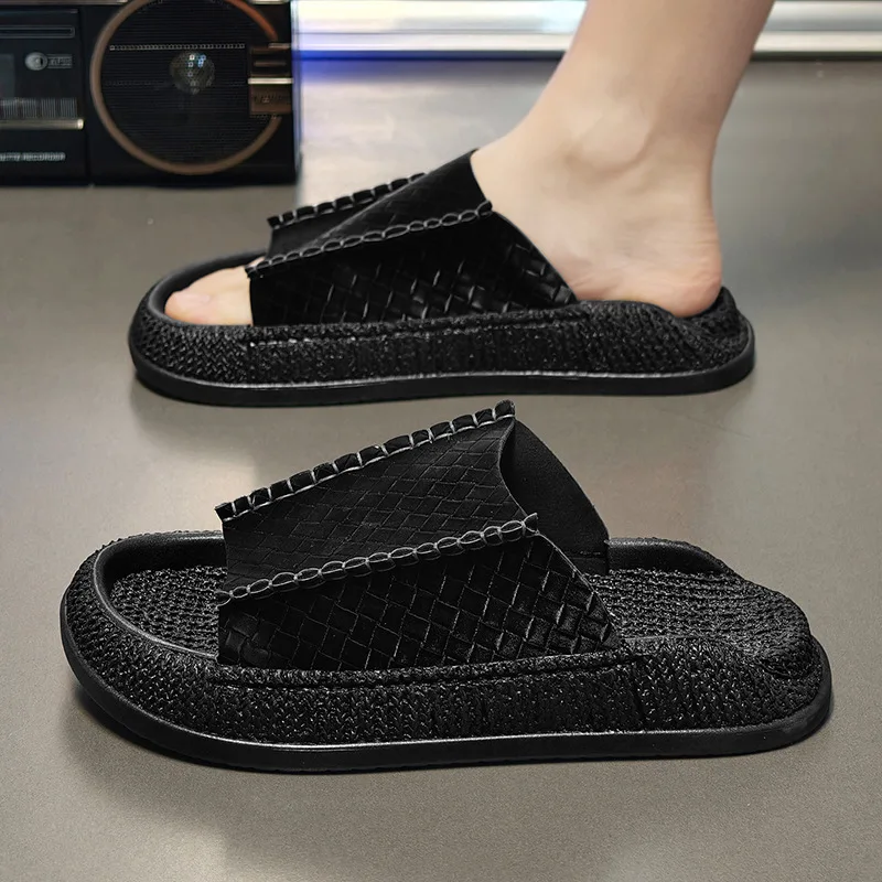 Fashionable Men's Casual Slippers Outdoor Beach Thick Soled Men's Grass Slippers