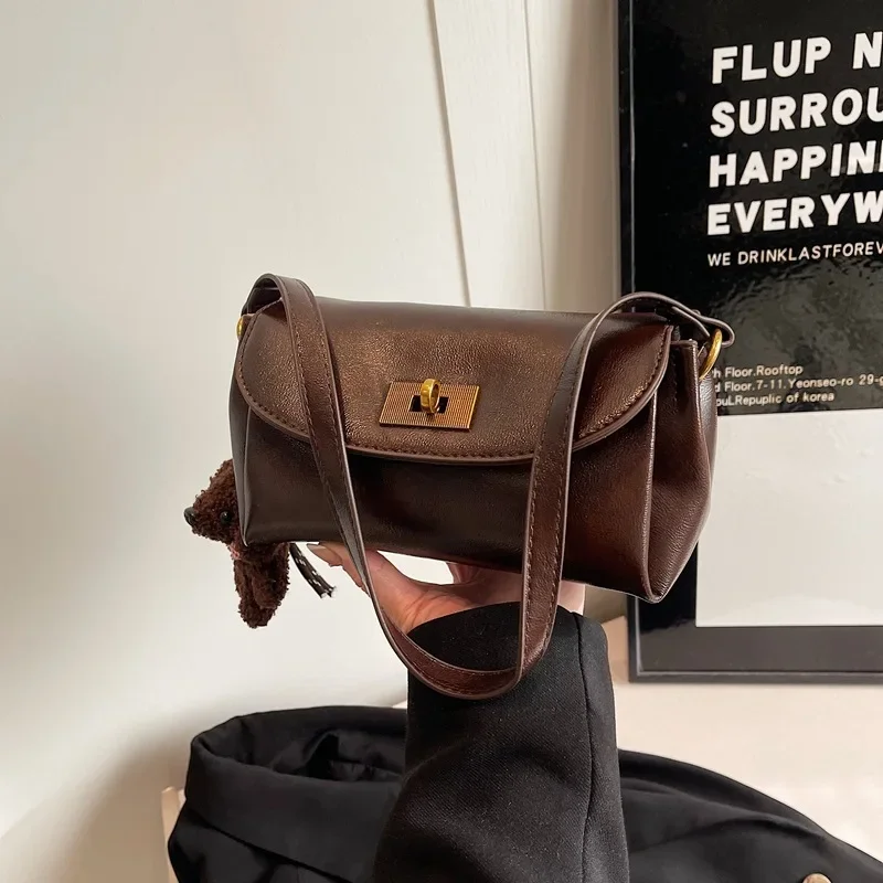 

AW2025 Enchanted Forest Bag, Vintage Mushroom-Embossed Crossbody with Detachable Fairy Charm, Cottagecore Viral