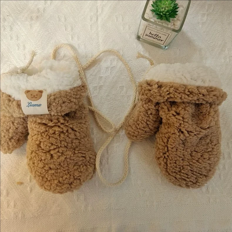 Guanti caldi in peluche con orsetto carino guanti invernali spessi senza dita guanti da equitazione all\'aperto con corda protezioni per le mani più