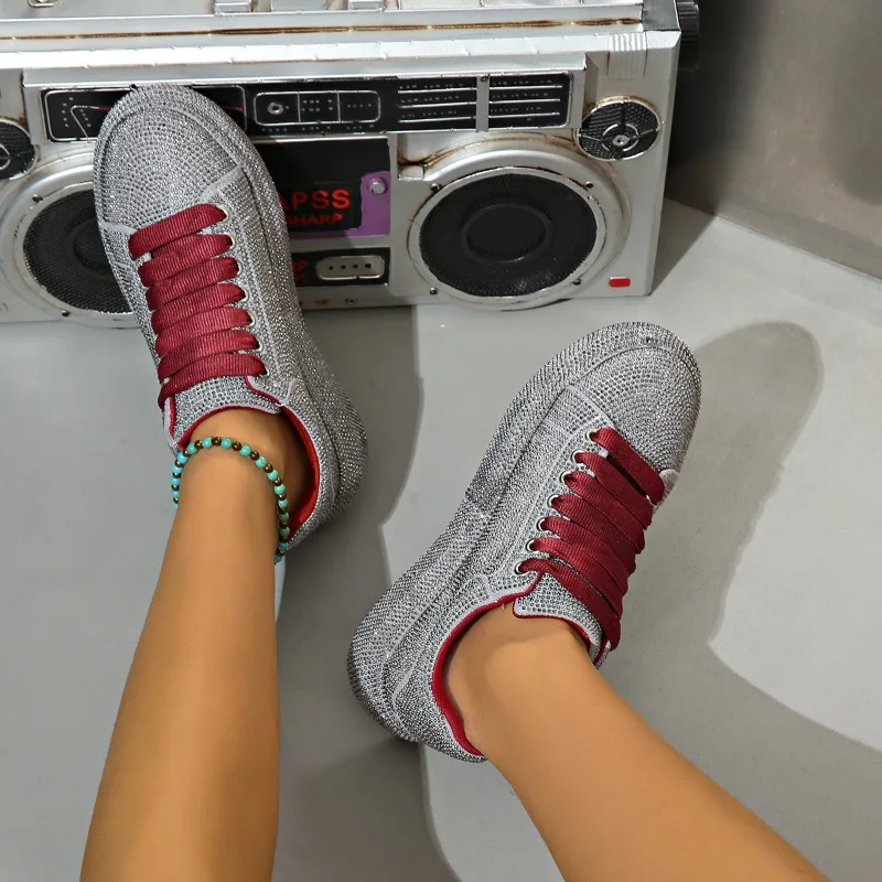 

Роскошные дизайнерские модные женские красные, черные туфли на платформе со стразами, повседневные мокасины на плоской подошве, женские прогулочные кроссовки в стиле рок-хип-хоп