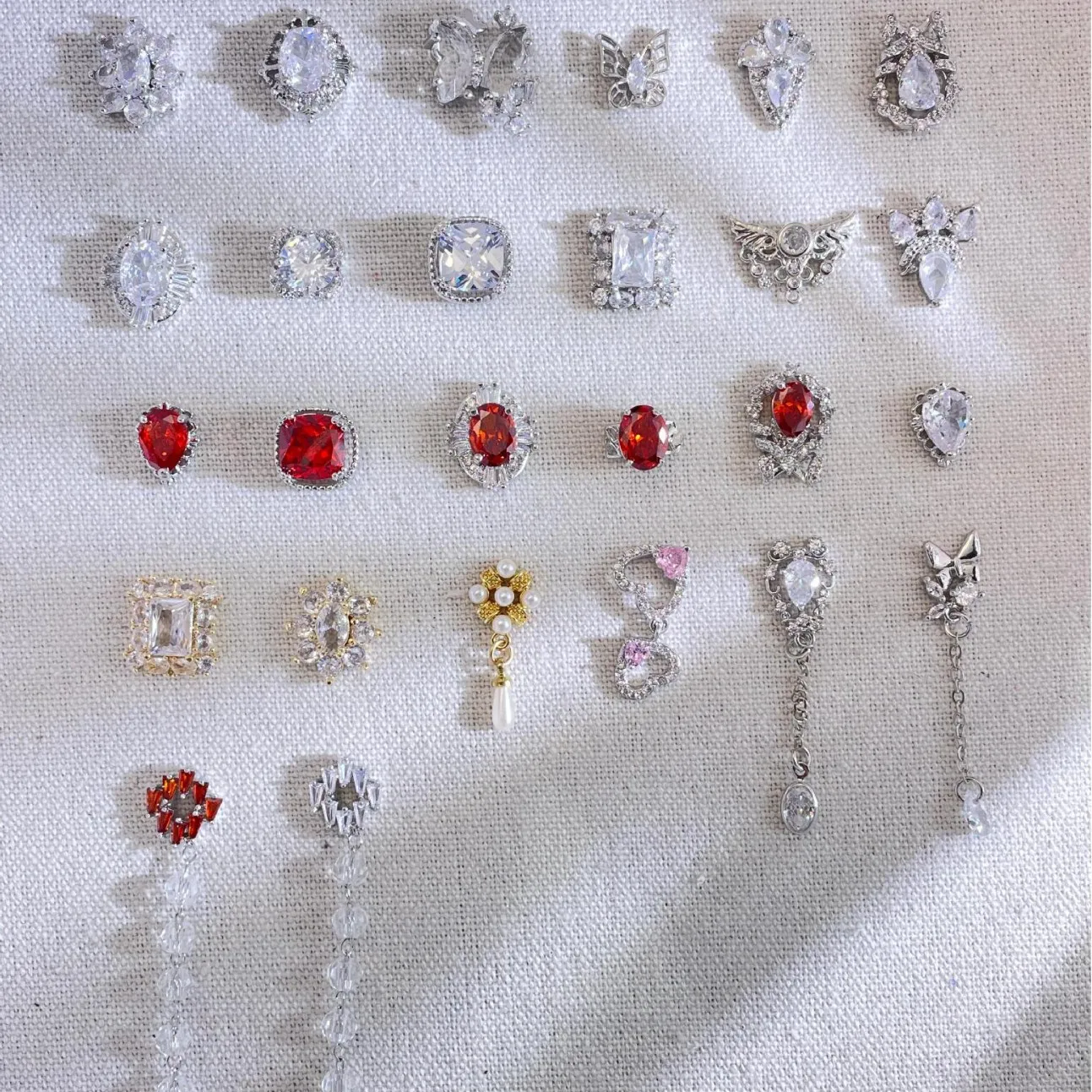 5Pcs High Grade Silber Rot Zirkon Mit Diamant Umrandeten Rubin Lange Kette Nagel Katzenauge Nagel Dekorative Nagel zubehör