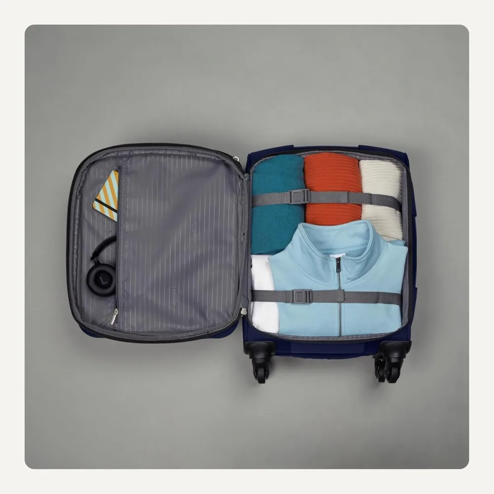 18-Inch Expandable Carry-On Suitcase with Spinner Wheels, Lightweight Softside Luggage for Travel