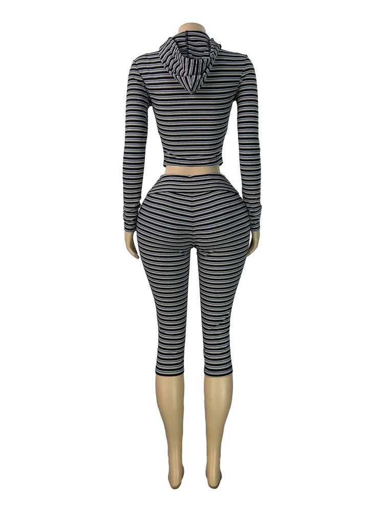 JENYAGE Gestreiftes Zweiteiler-Set für Damen, dehnbarer gerippter Hoodie mit Reißverschluss vorne, bauchfreies Top, hochtaillierte Biker-Shorts, figurbetonte Loungewear – Detail 5