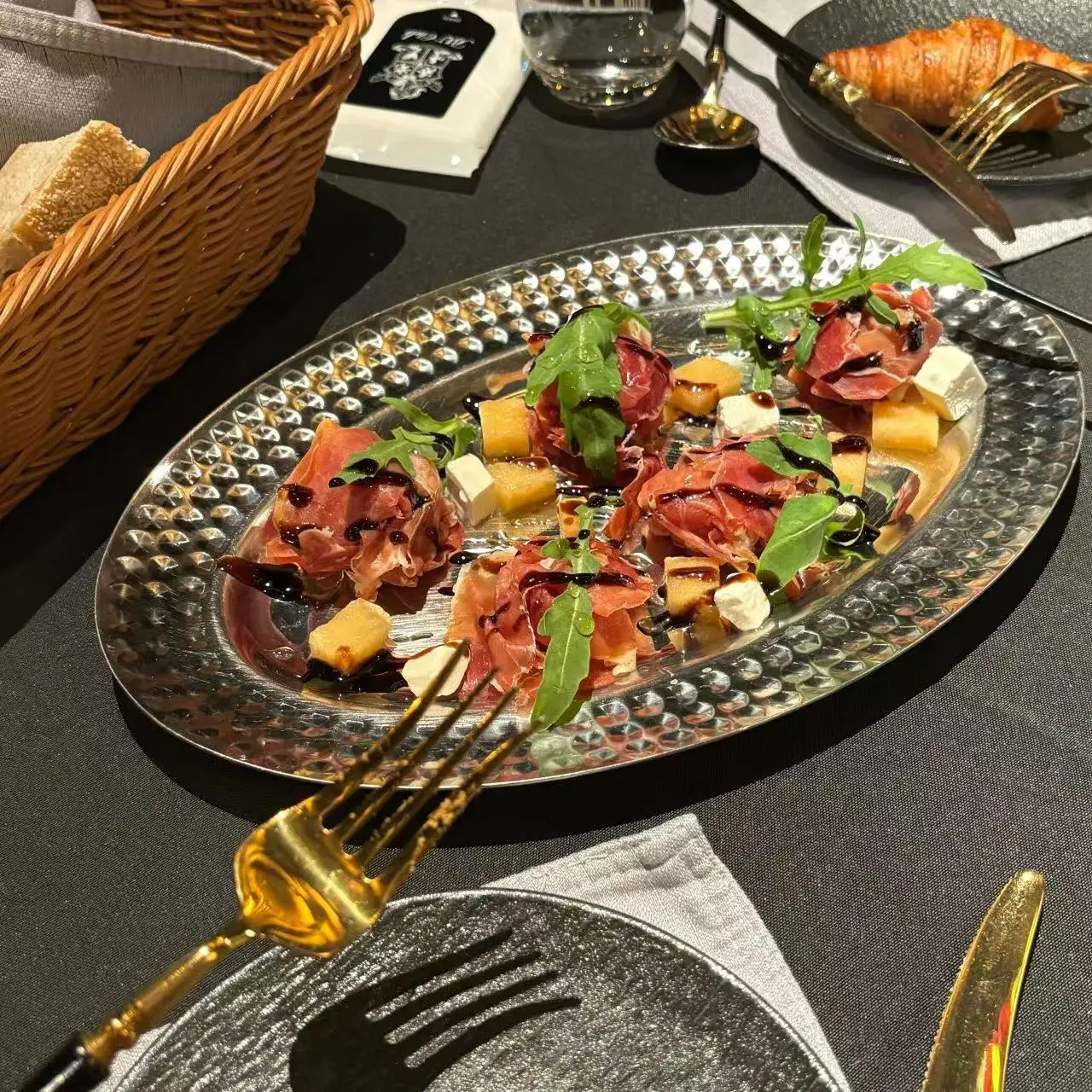 

Western food creative tableware fashion hammer print diamond silver oval plate lobster cheese stainless steel plate fish