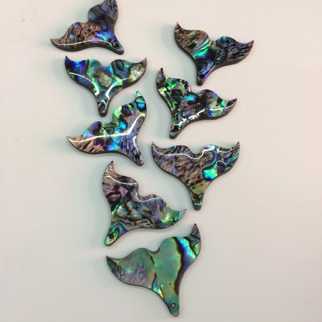 Aqumotic Shell Fish Tail Pendant 10pcs Craft Accessories Colored Shell 25mm DIY Earring Necklace Jewelry Pendant Charms