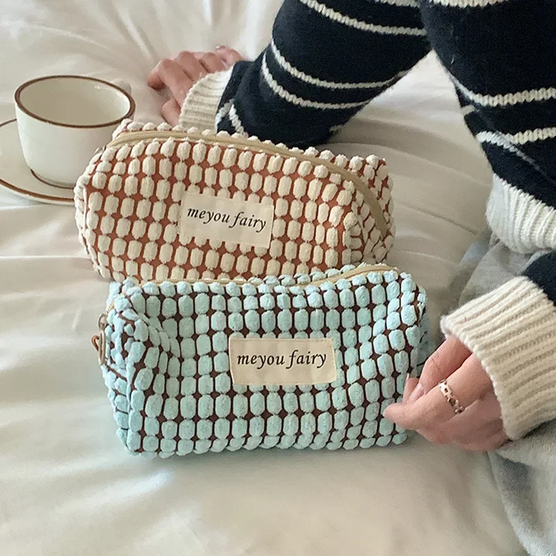 女の子のための韓国の化粧品バッグ,トラベルバッグ,メイクアップオーガナイザー,眉毛と口紅,シンプルで無地,柔らかくてシック,1個