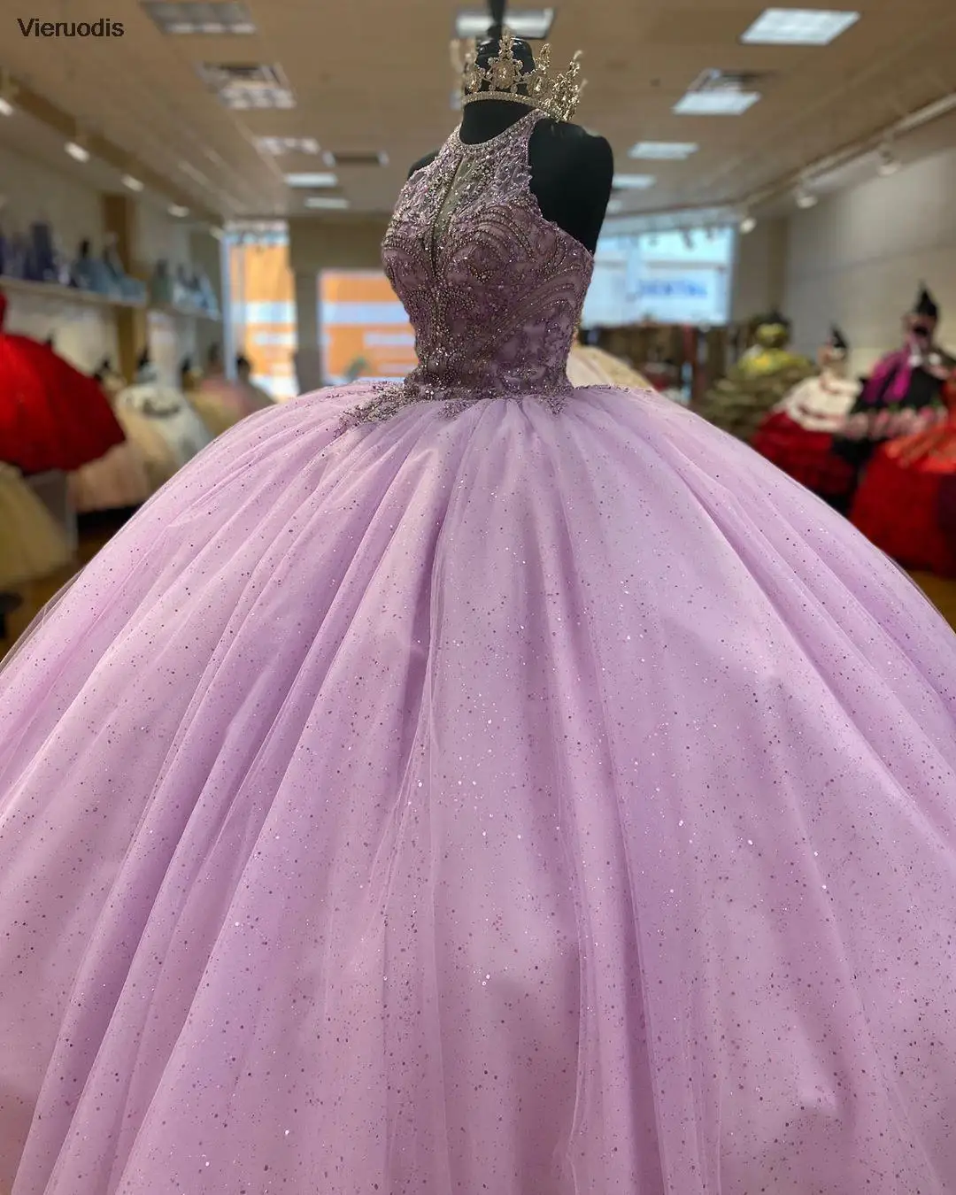 2021 Великолепные 15-летние платья Quinceanera сиреневого цвета, расшитые бисером, сексуальный лиф без рукавов с лямкой на шее, корсет, юбка с блестками, длинное вечернее платье