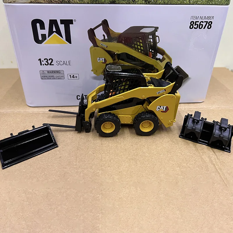 

DM 1:32 Scale CAT 272D3 Loader Alloy Forklift Engineering Truck Model 85678