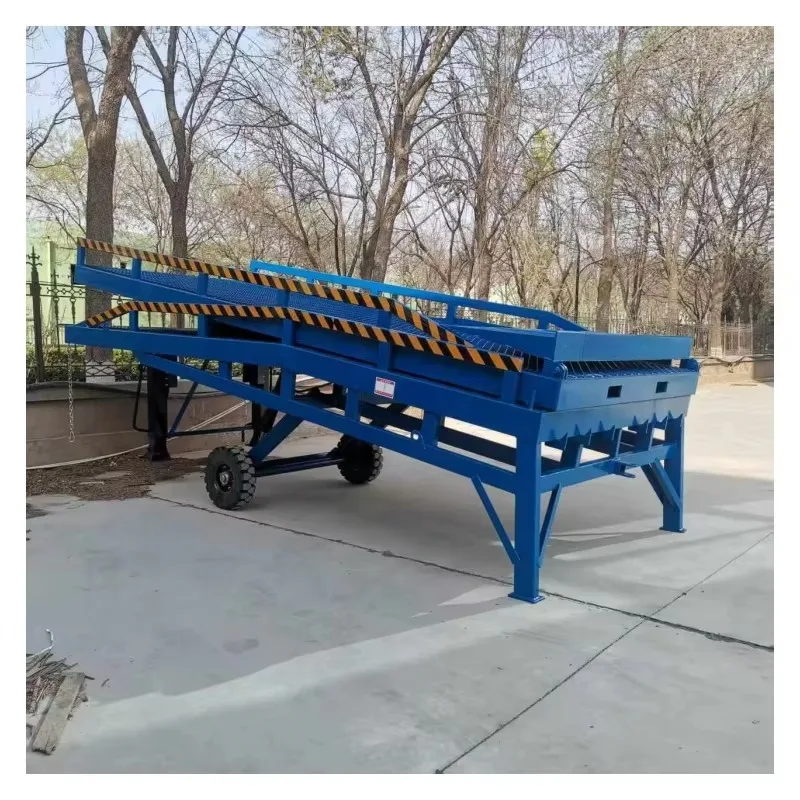 6 810 15 20T Mobile Boarding Bridge Manual Hydraulic Container Unloading Platform Forklift 2.1x3m Carbon Steel