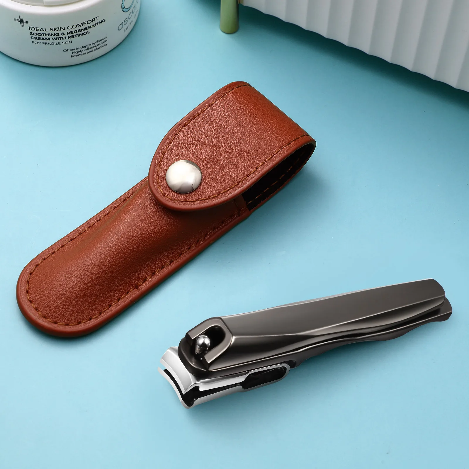 

Rotary Nail Clipper Black Long Handle Stainless Steel Durable Large Opening Fingernail Trimmer Manicure Tool Salon Use