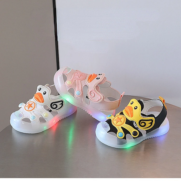 Sandals Kids Shoe Colorful Boys Girls with Light on Kids Sandals Soft Soled Casual Style Shoe Sneakers Kids сандалии для девочек