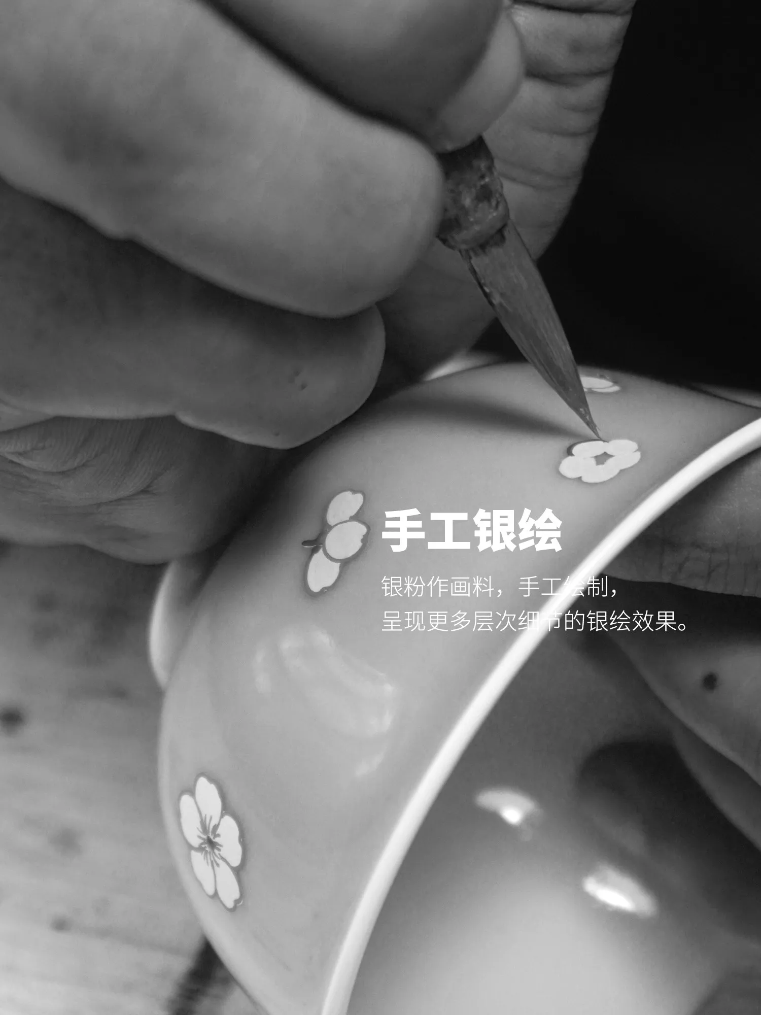High temperature raw ore lime alkali green glaze hand-painted blue color pure falling flower jade pot spring bottle