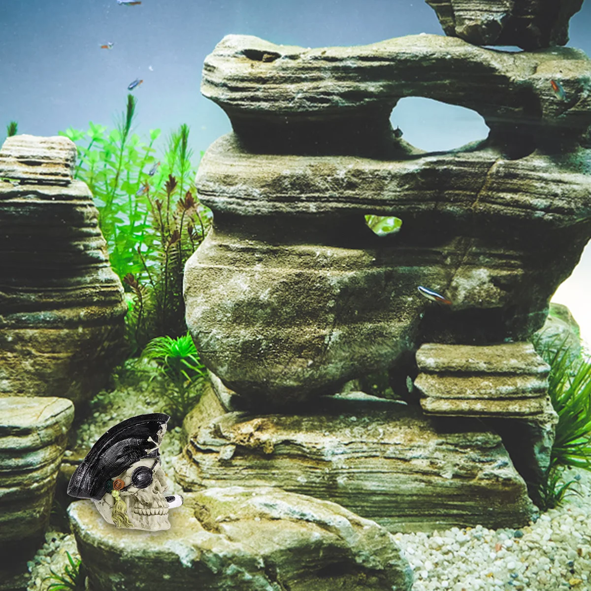 

Resin Skull Pirate Decoration Fish Shelter Aquarium Ornament Fish Tank Habitat Unique Life-Like Design Resin Skull