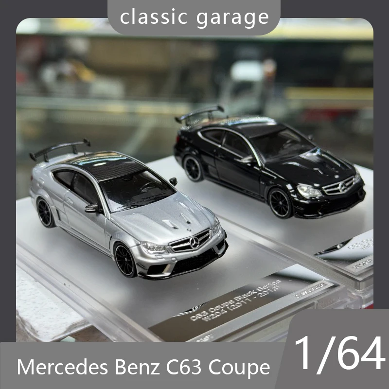 

Classic garage 1:64 Mercedes Benz C63 Coupe simulation die-casting alloy car model collection desktop ornament boy toy