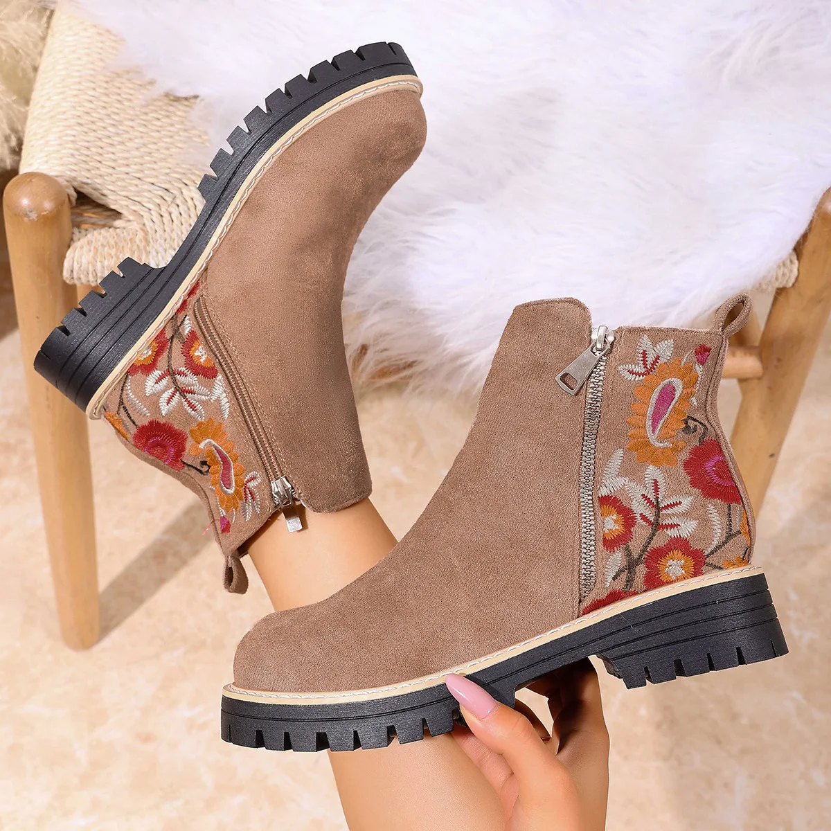 

Winter Women's Suede Printed Short Boots Large Size Side Zipper Retro round Head Muffin Cross-Border Fashion Footwear